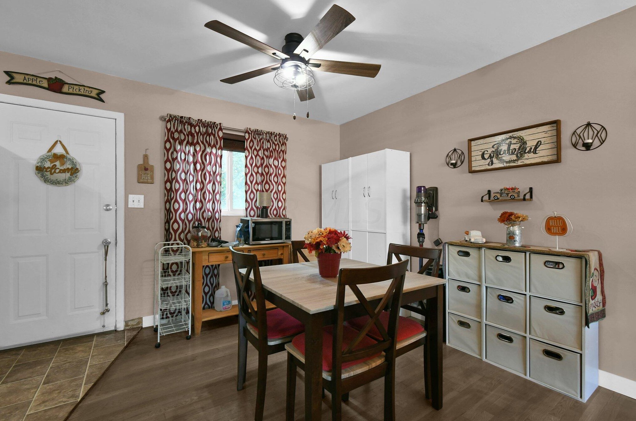 5430 Roche Dr, Columbus OH 43229-4279 exterior