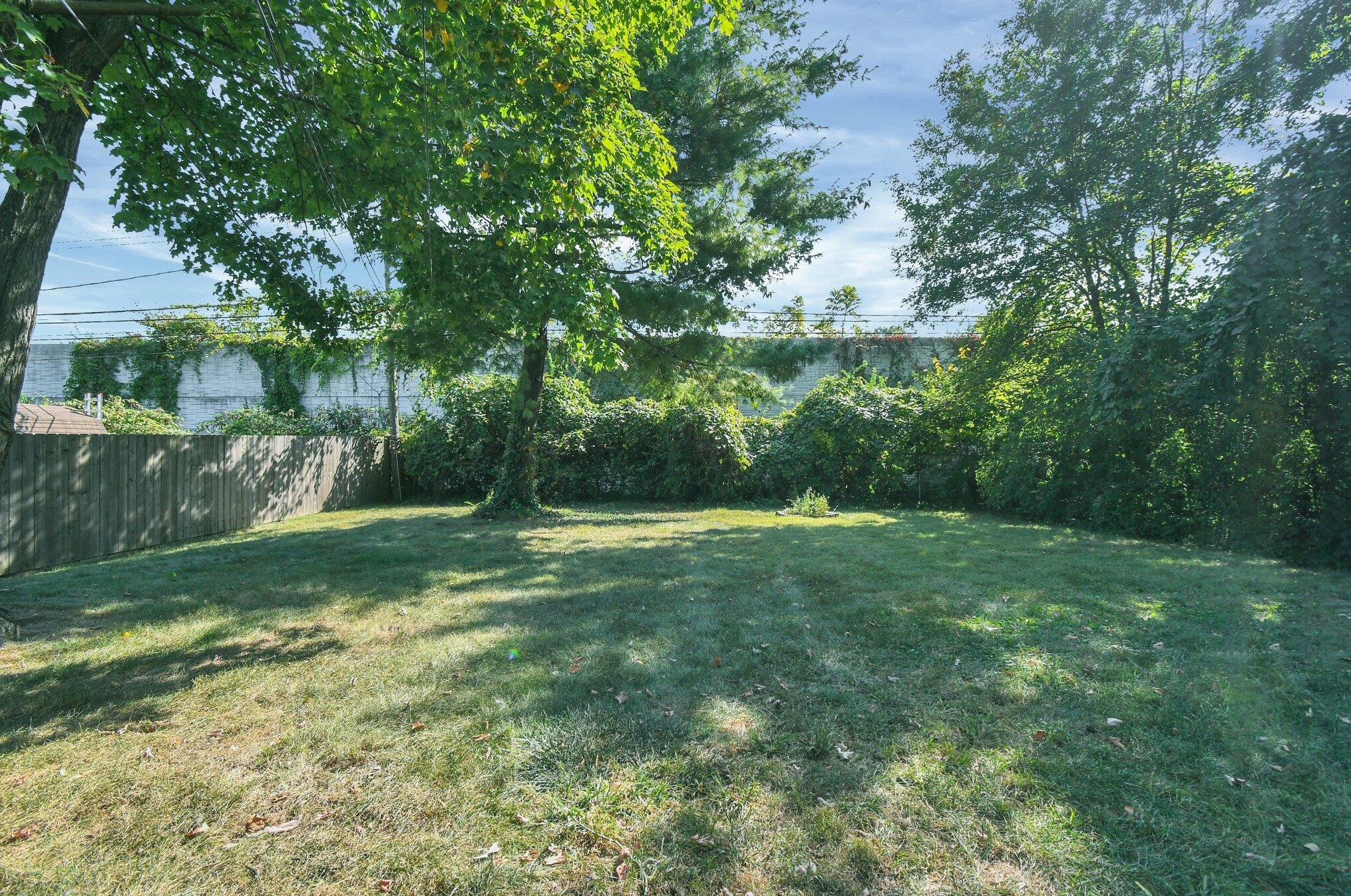 5430 Roche Dr, Columbus OH 43229-4279 exterior