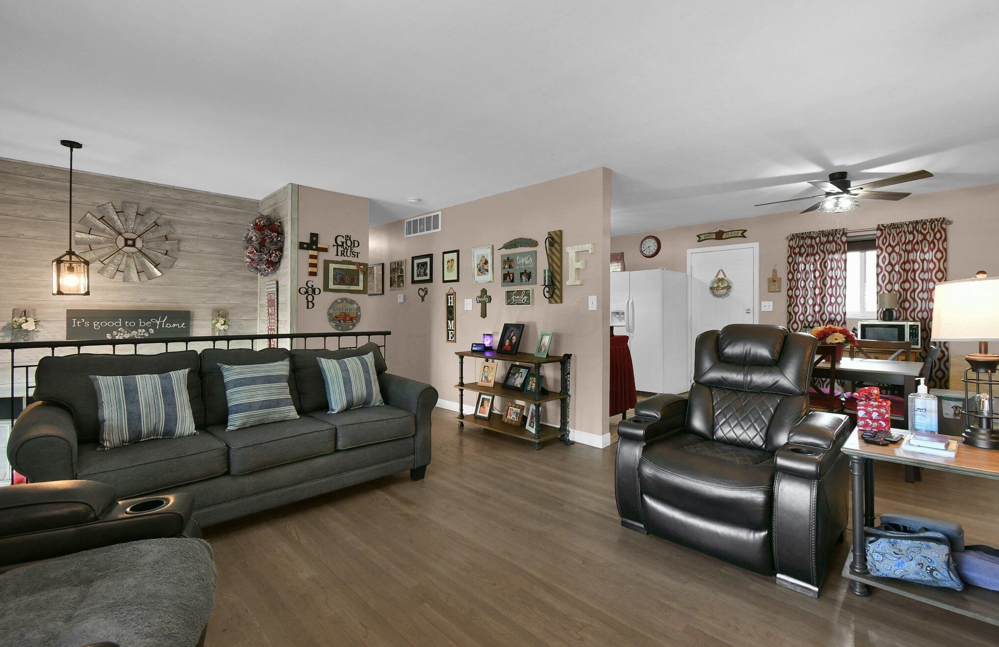 5430 Roche Dr, Columbus OH 43229-4279 exterior