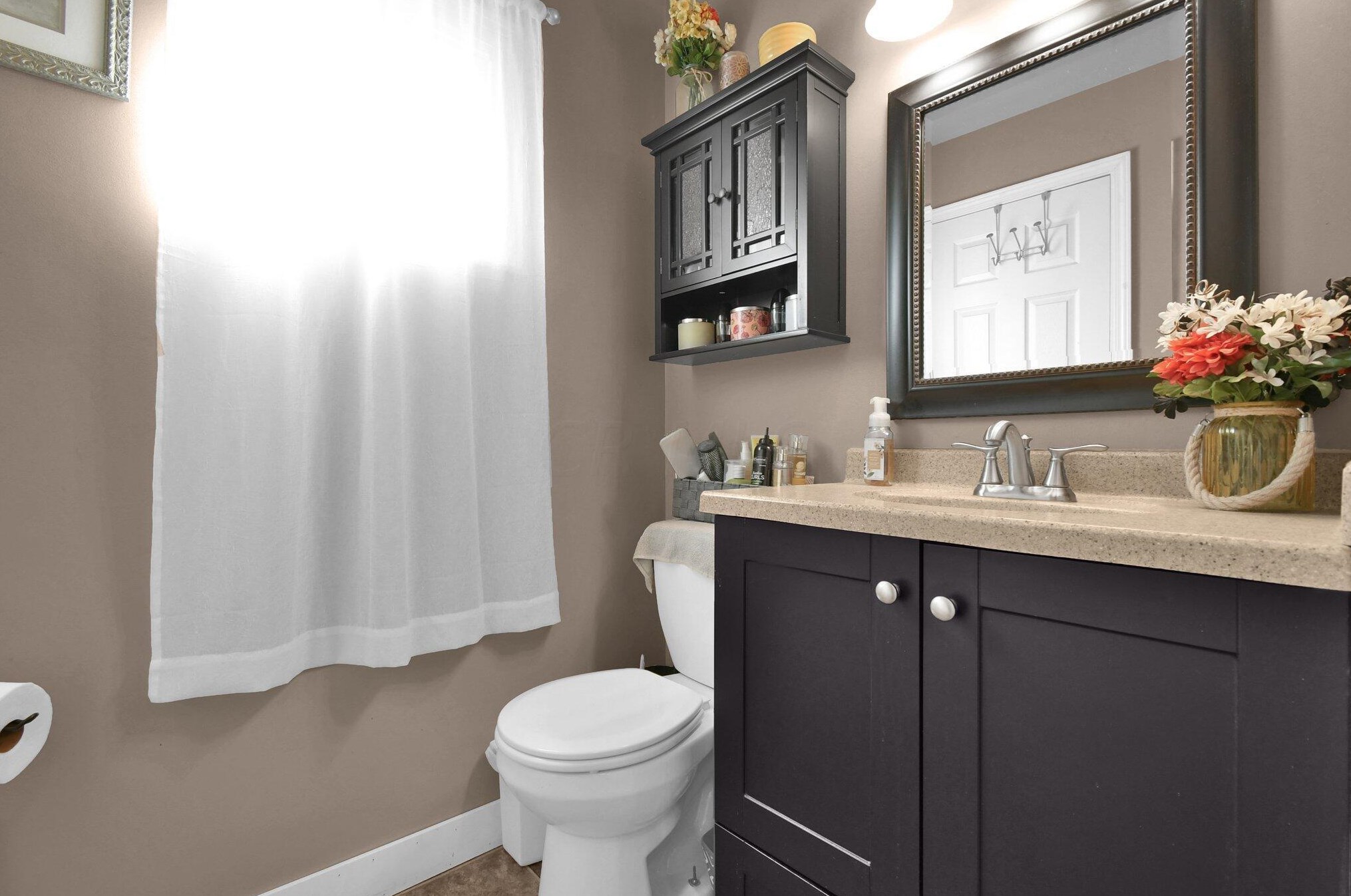 5430 Roche Dr, Columbus OH 43229-4279 exterior