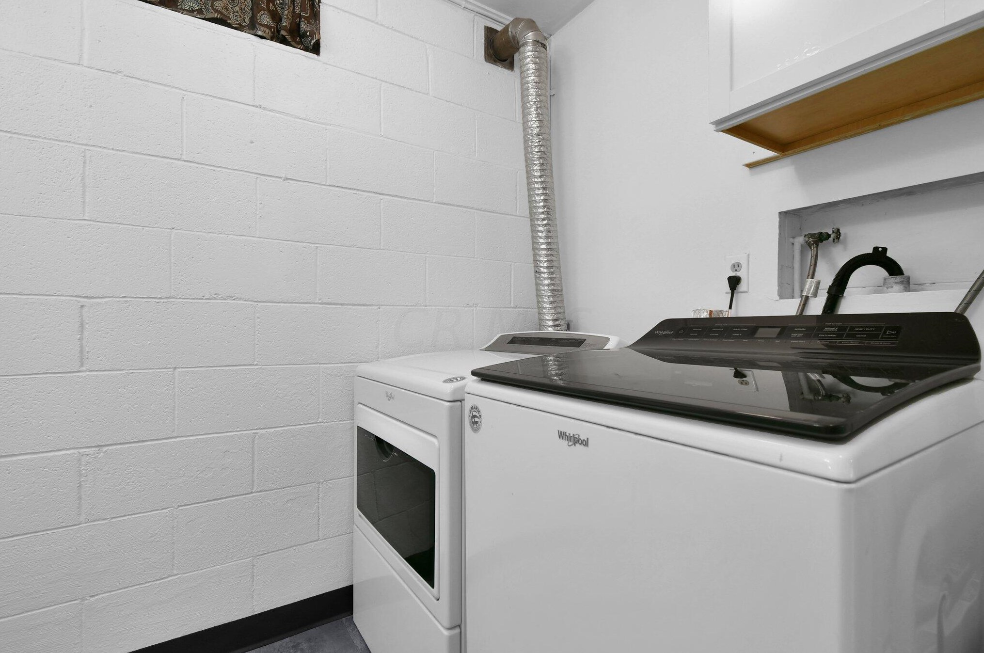 5430 Roche Dr, Columbus OH 43229-4279 exterior