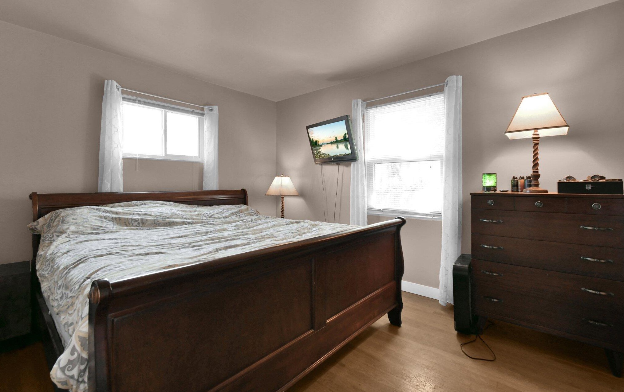 5430 Roche Dr, Columbus OH 43229-4279 exterior