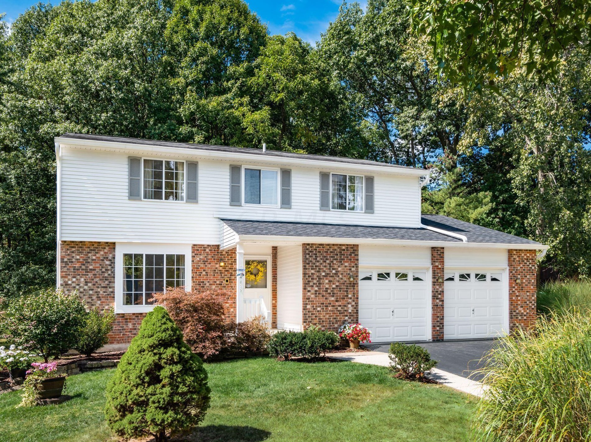 615 Vancouver Dr, Westerville, OH 43081-3421