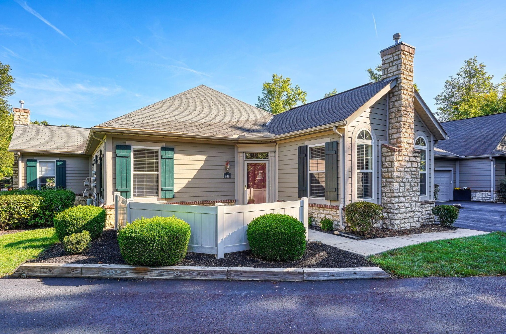 658 Albion Pl, Westerville, OH 43082-6457