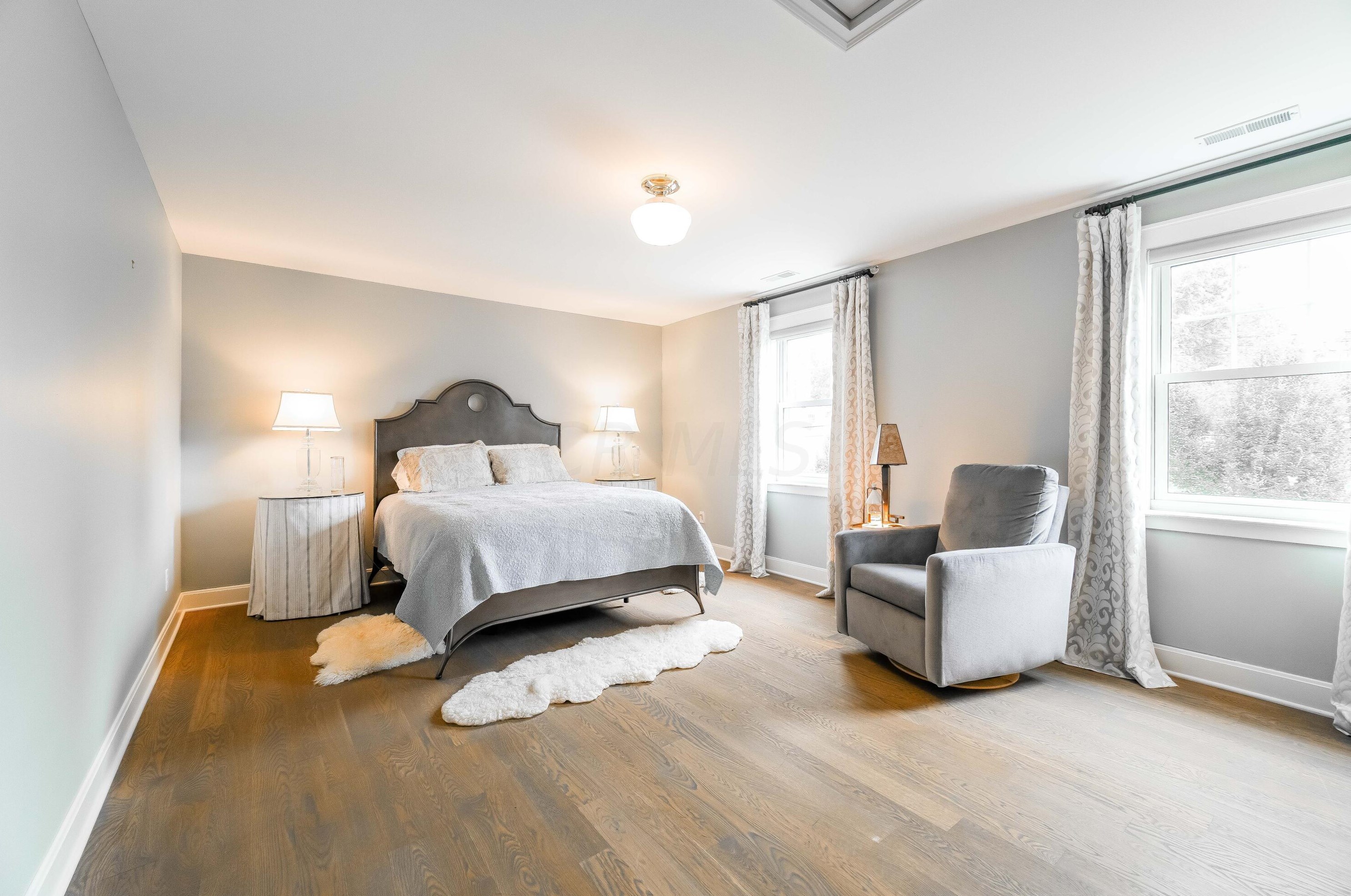 1643 Doone Rd, Columbus OH 43221-3939 exterior