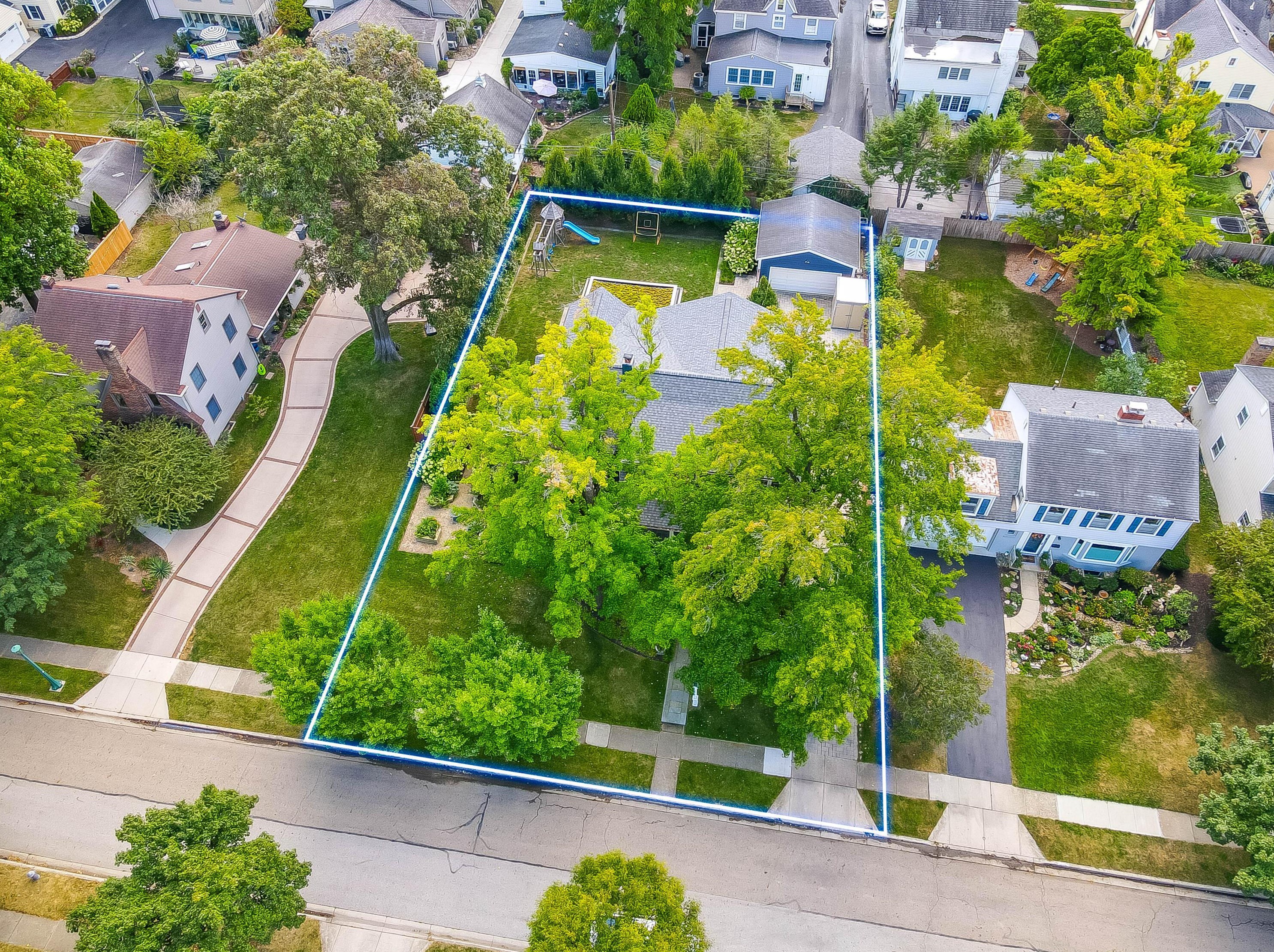 1643 Doone Rd, Columbus OH 43221-3939 exterior