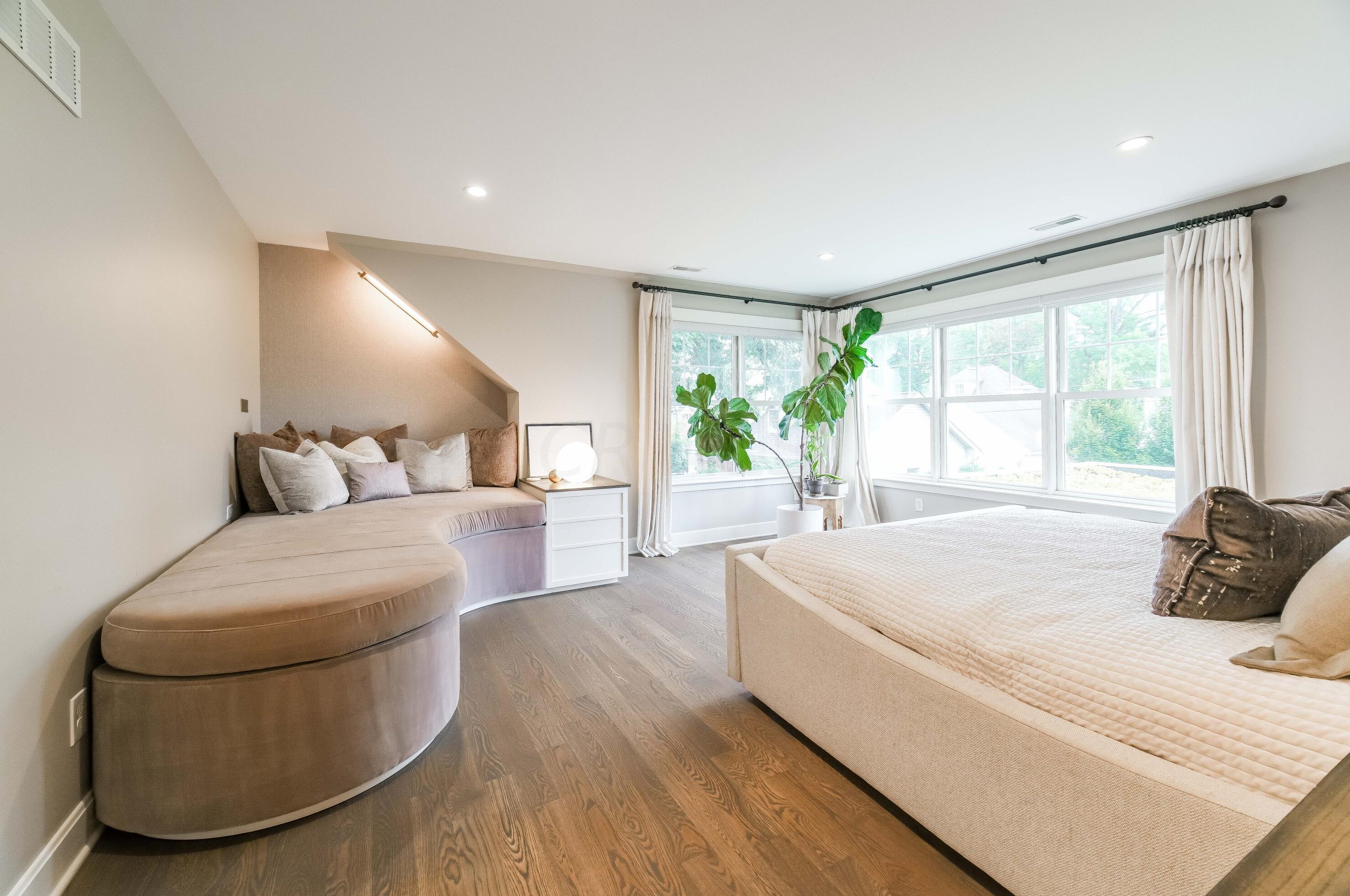 1643 Doone Rd, Columbus OH 43221-3939 exterior