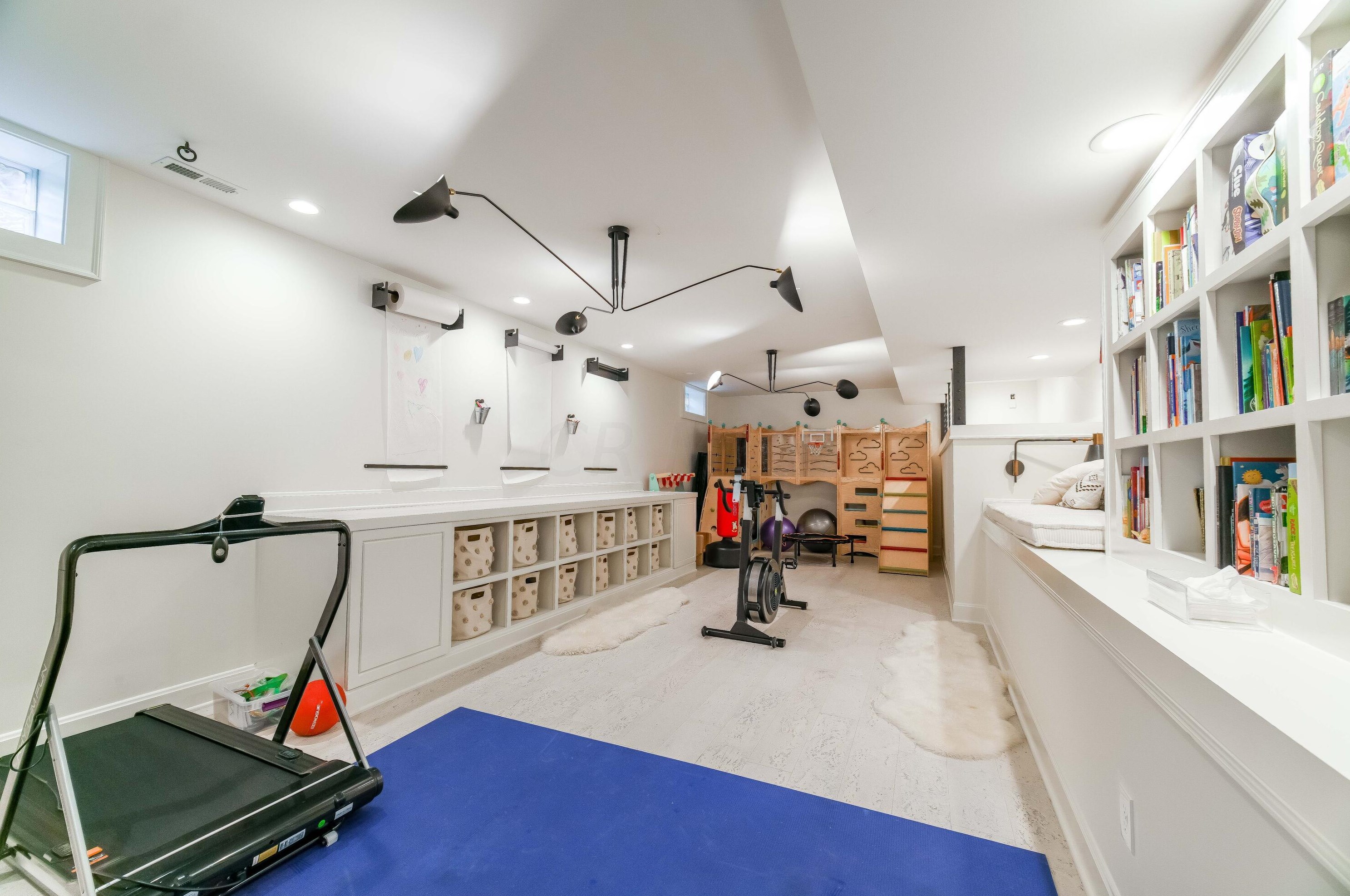 1643 Doone Rd, Columbus OH 43221-3939 exterior