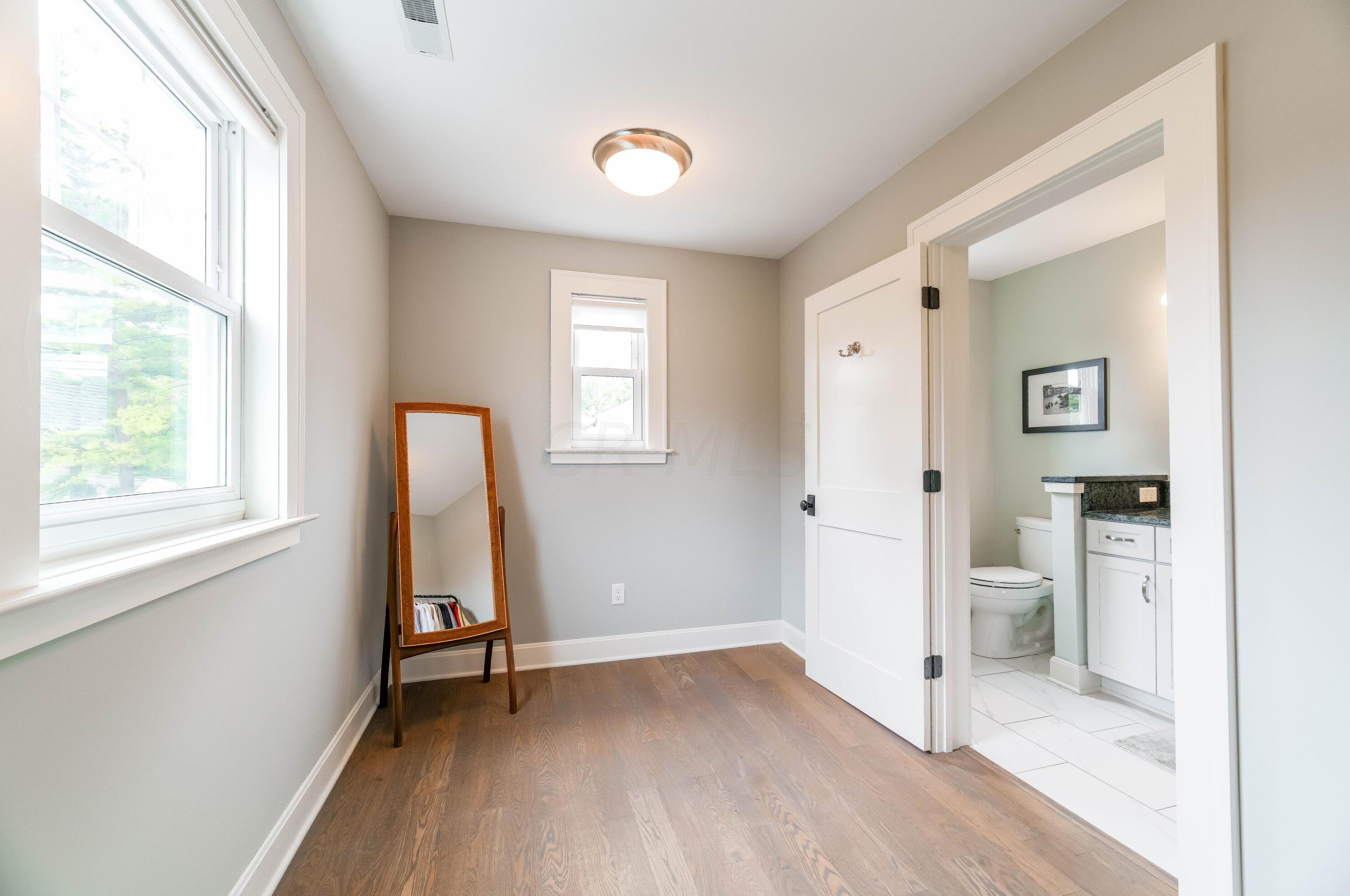 1643 Doone Rd, Columbus OH 43221-3939 exterior