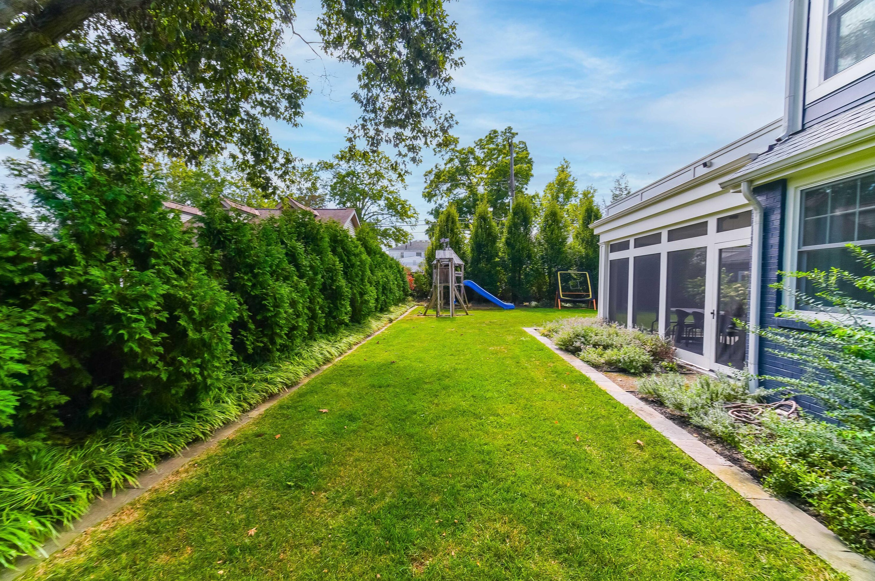 1643 Doone Rd, Columbus OH 43221-3939 exterior