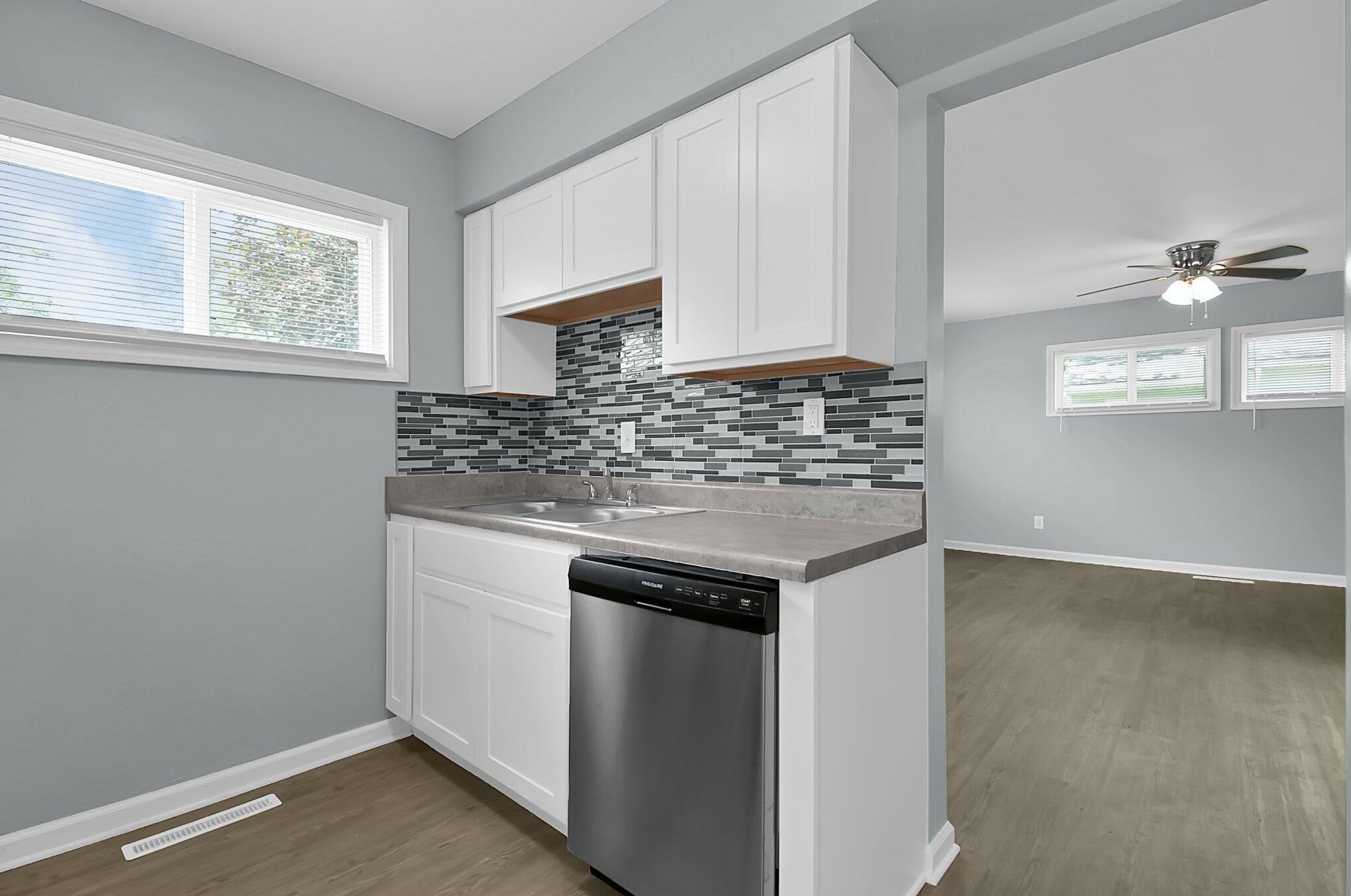 2438 Hanna Dr, Columbus OH 43211-1987 exterior