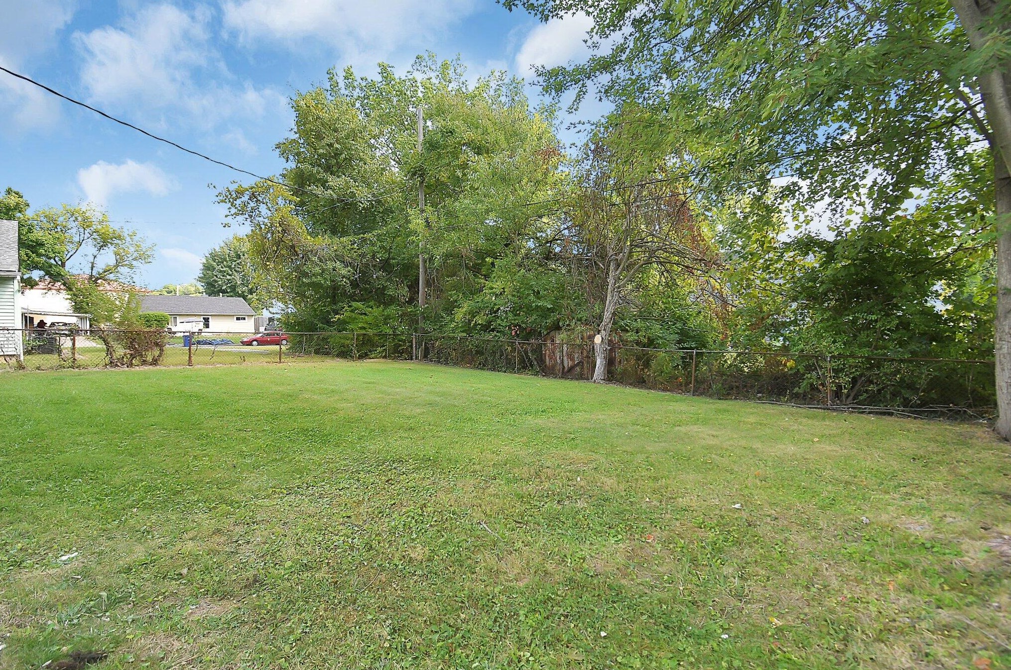 2438 Hanna Dr, Columbus OH 43211-1987 exterior