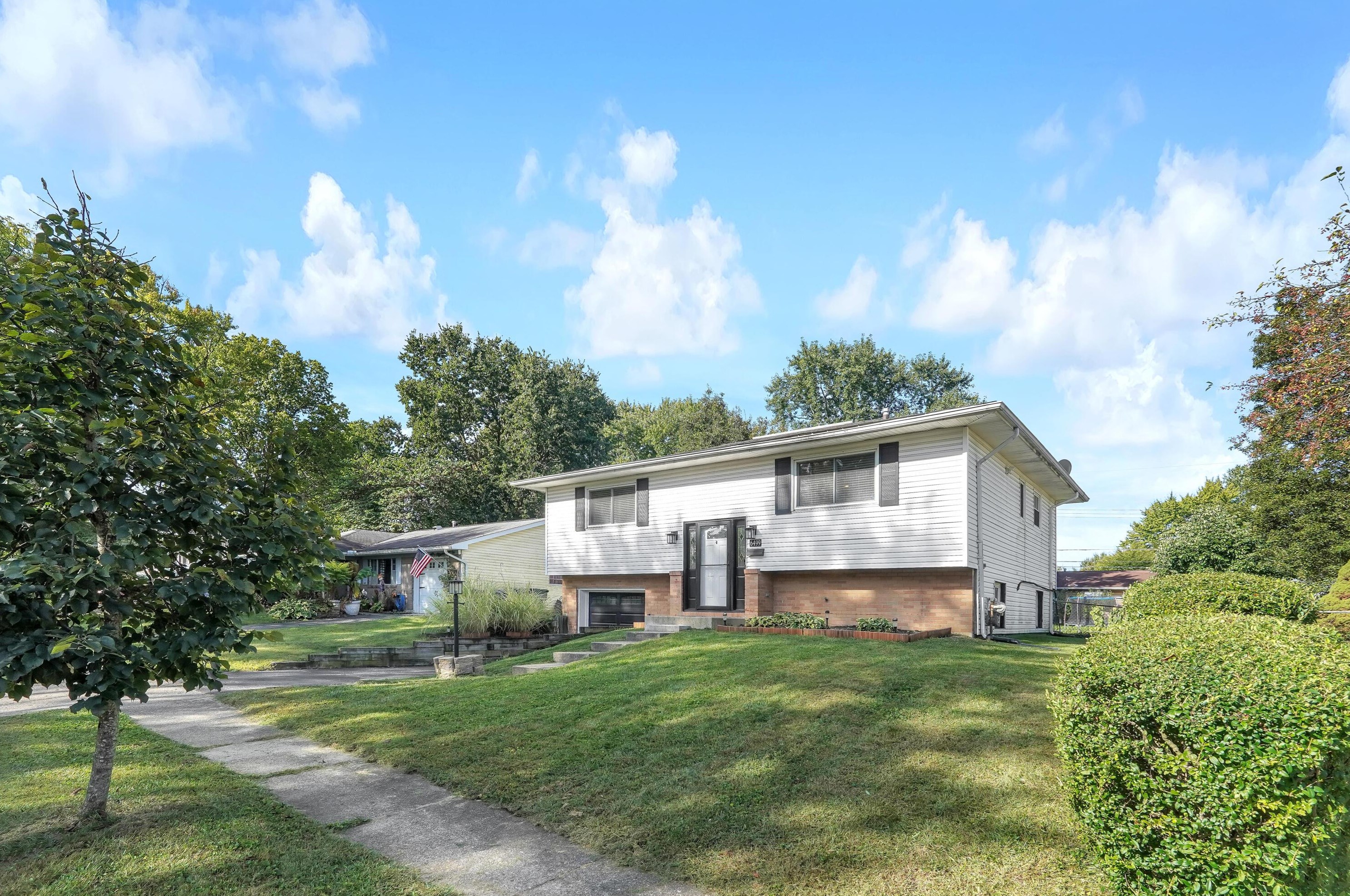 6499 Faircrest Rd, Columbus, OH 43229-2001