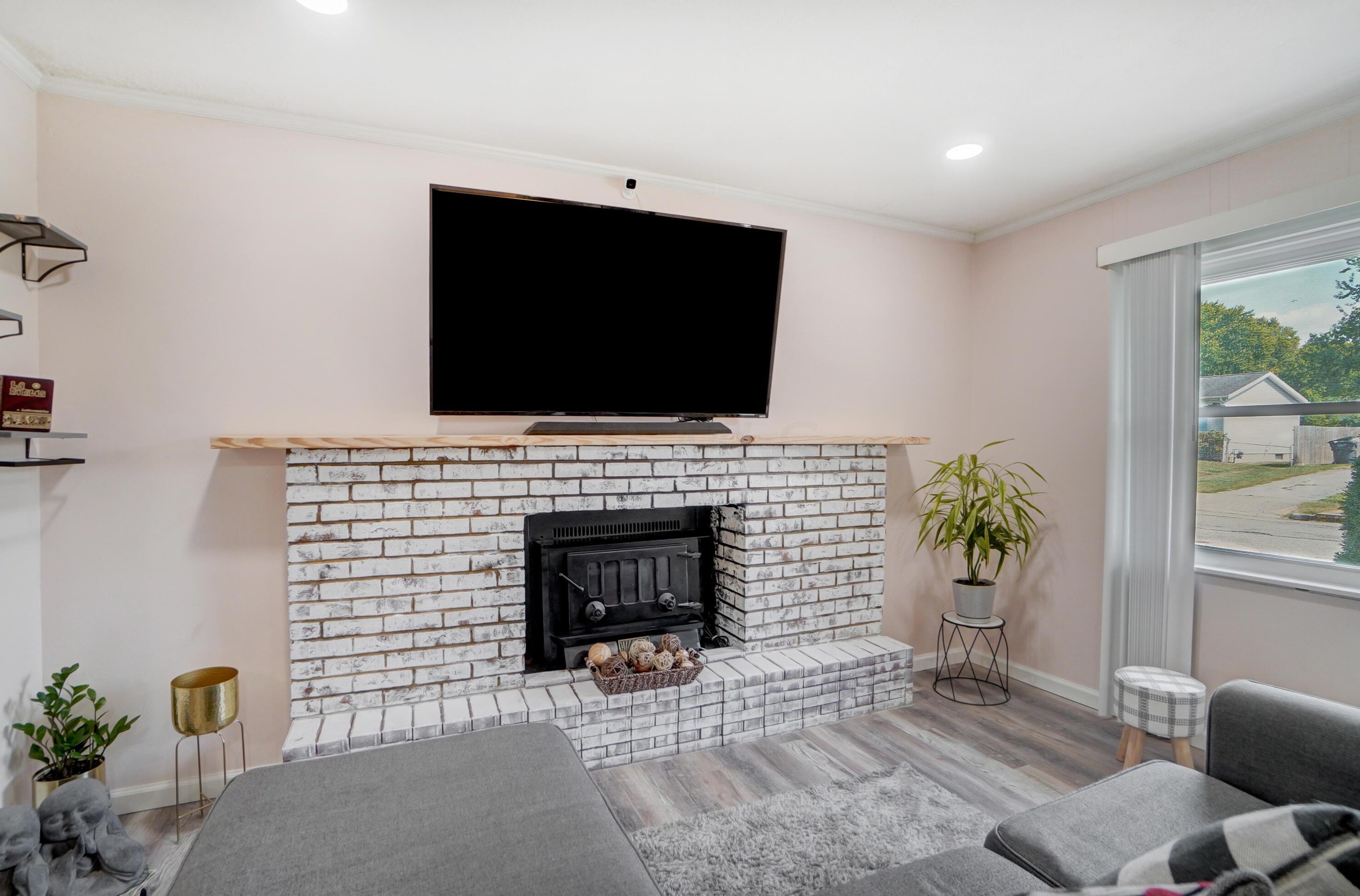 3857 Glenfield Rd, Columbus OH 43232-9501 exterior