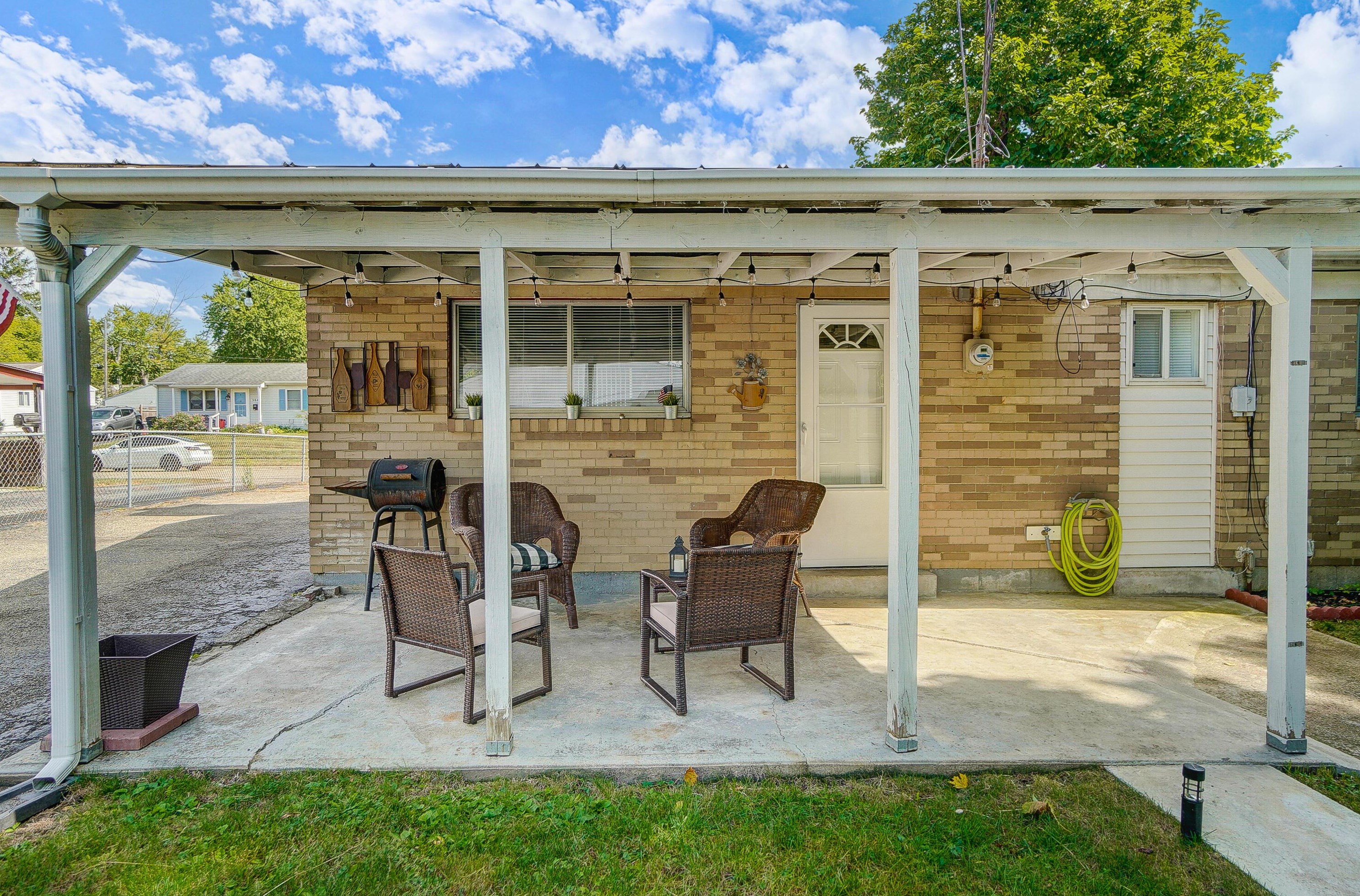 3857 Glenfield Rd, Columbus OH 43232-9501 exterior