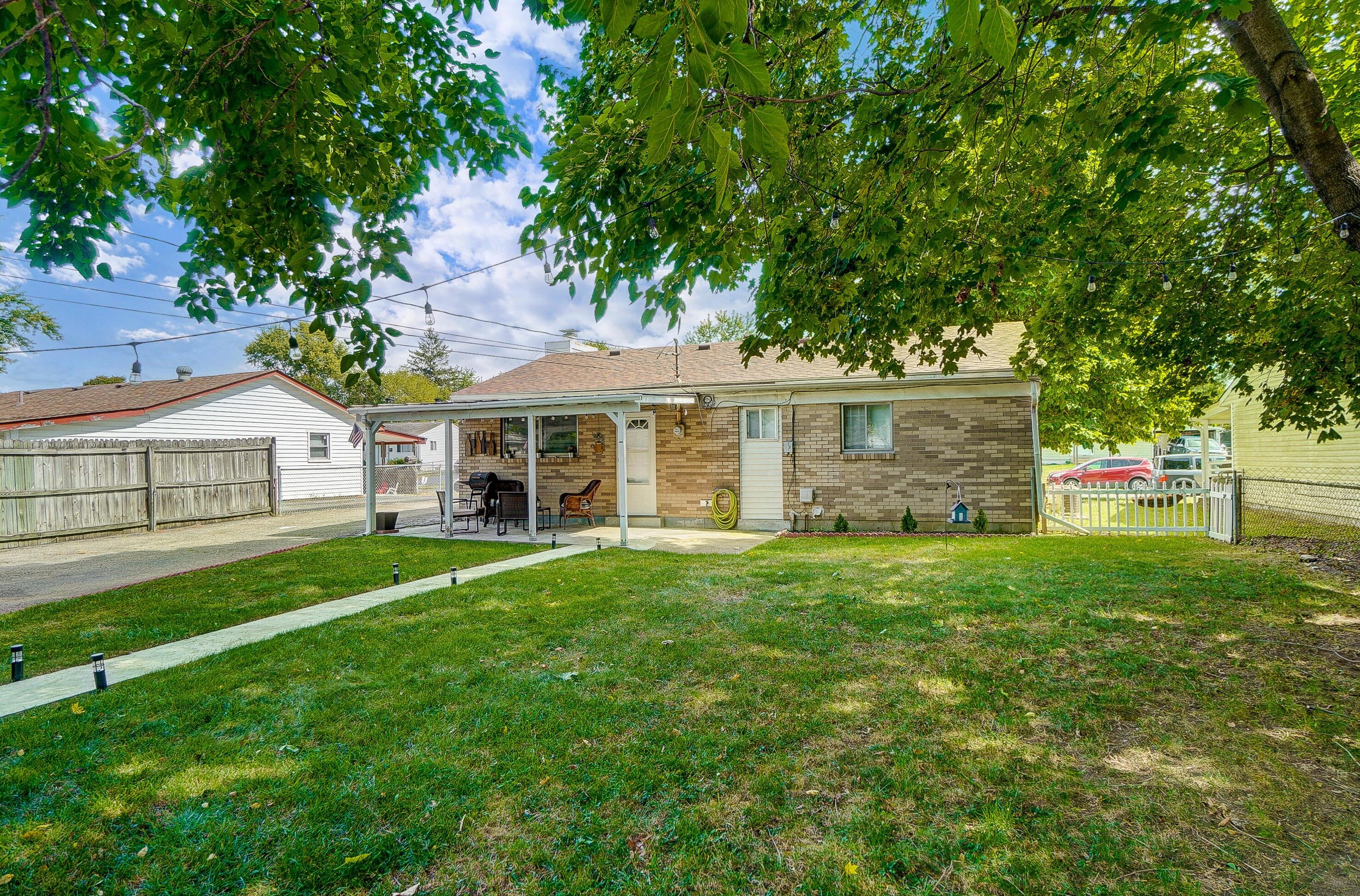 3857 Glenfield Rd, Columbus OH 43232-9501 exterior