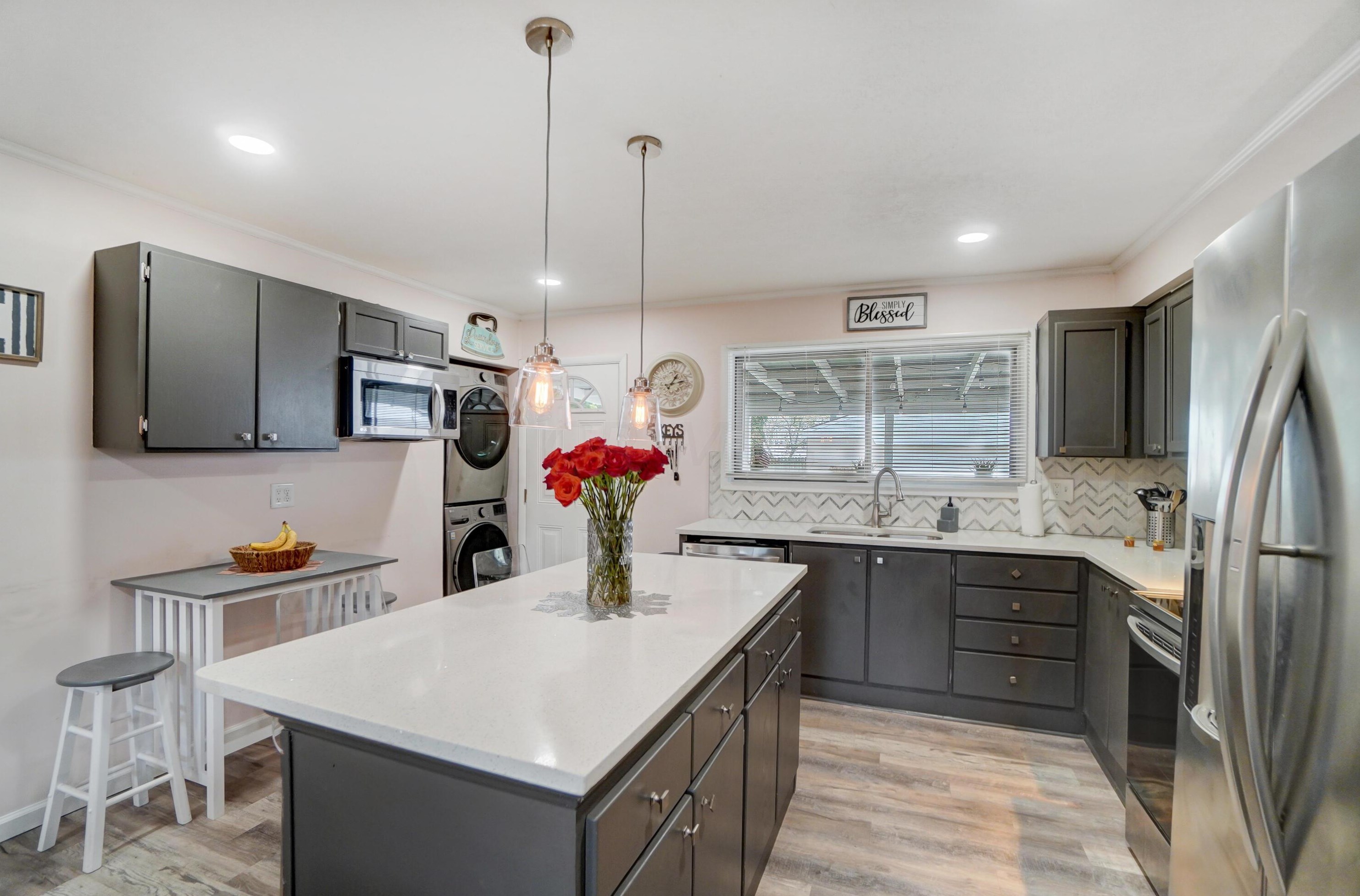 3857 Glenfield Rd, Columbus OH 43232-9501 exterior