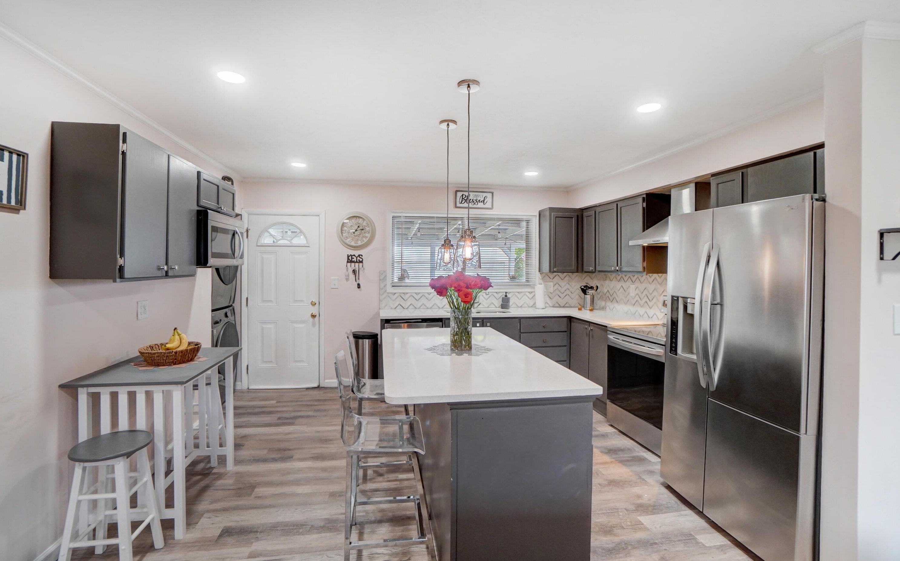 3857 Glenfield Rd, Columbus OH 43232-9501 exterior