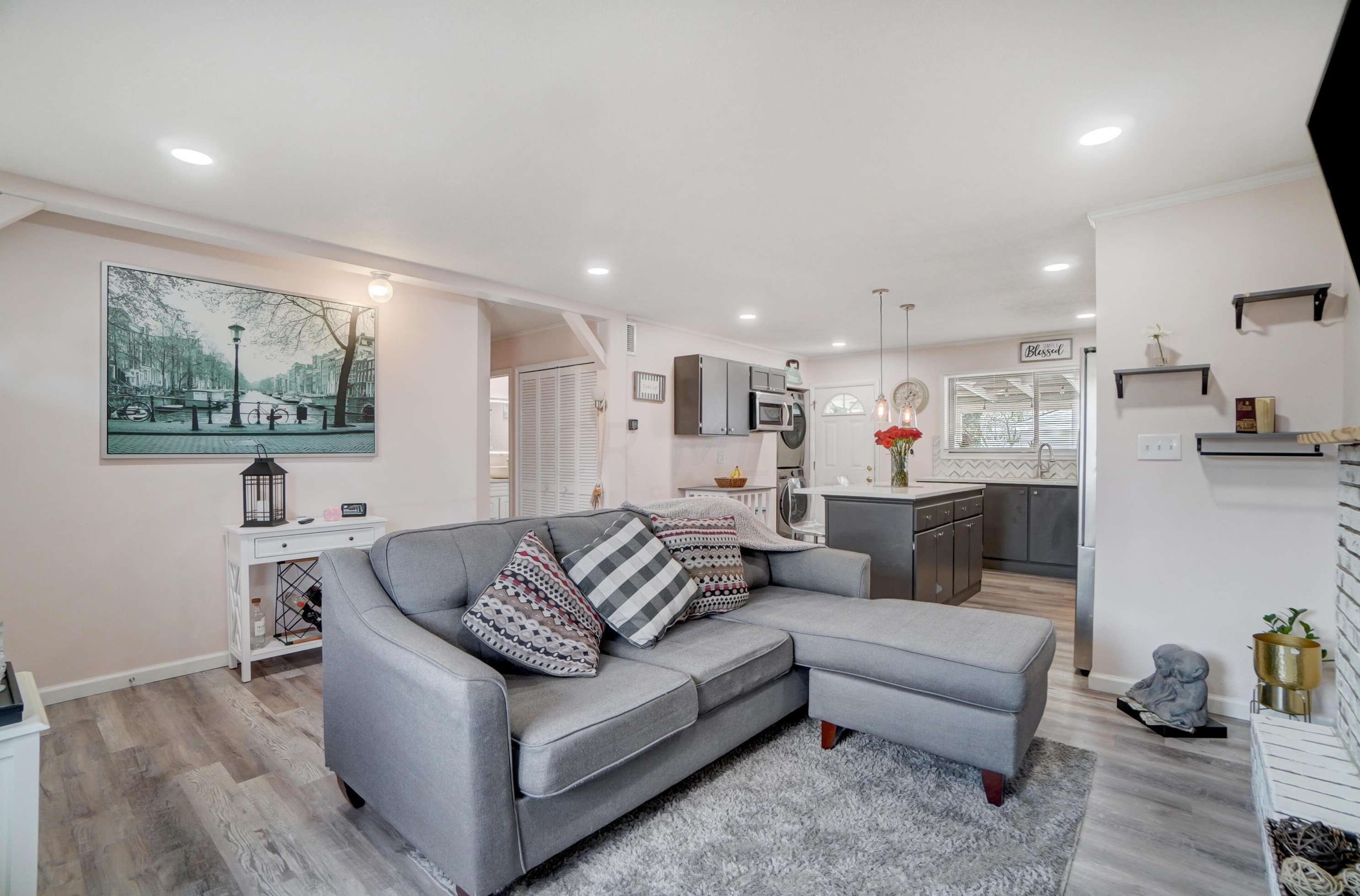 3857 Glenfield Rd, Columbus OH 43232-9501 exterior