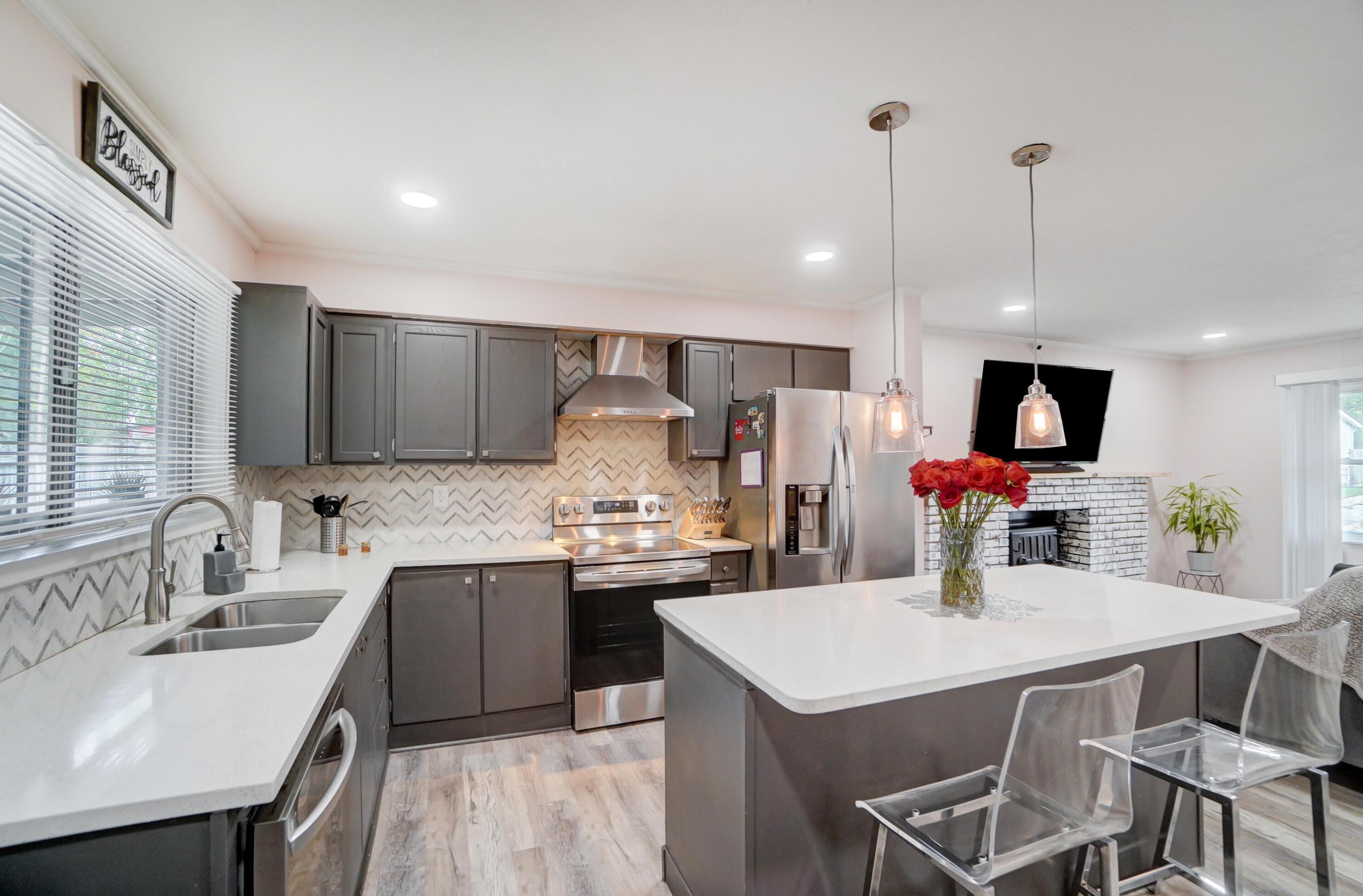 3857 Glenfield Rd, Columbus OH 43232-9501 exterior