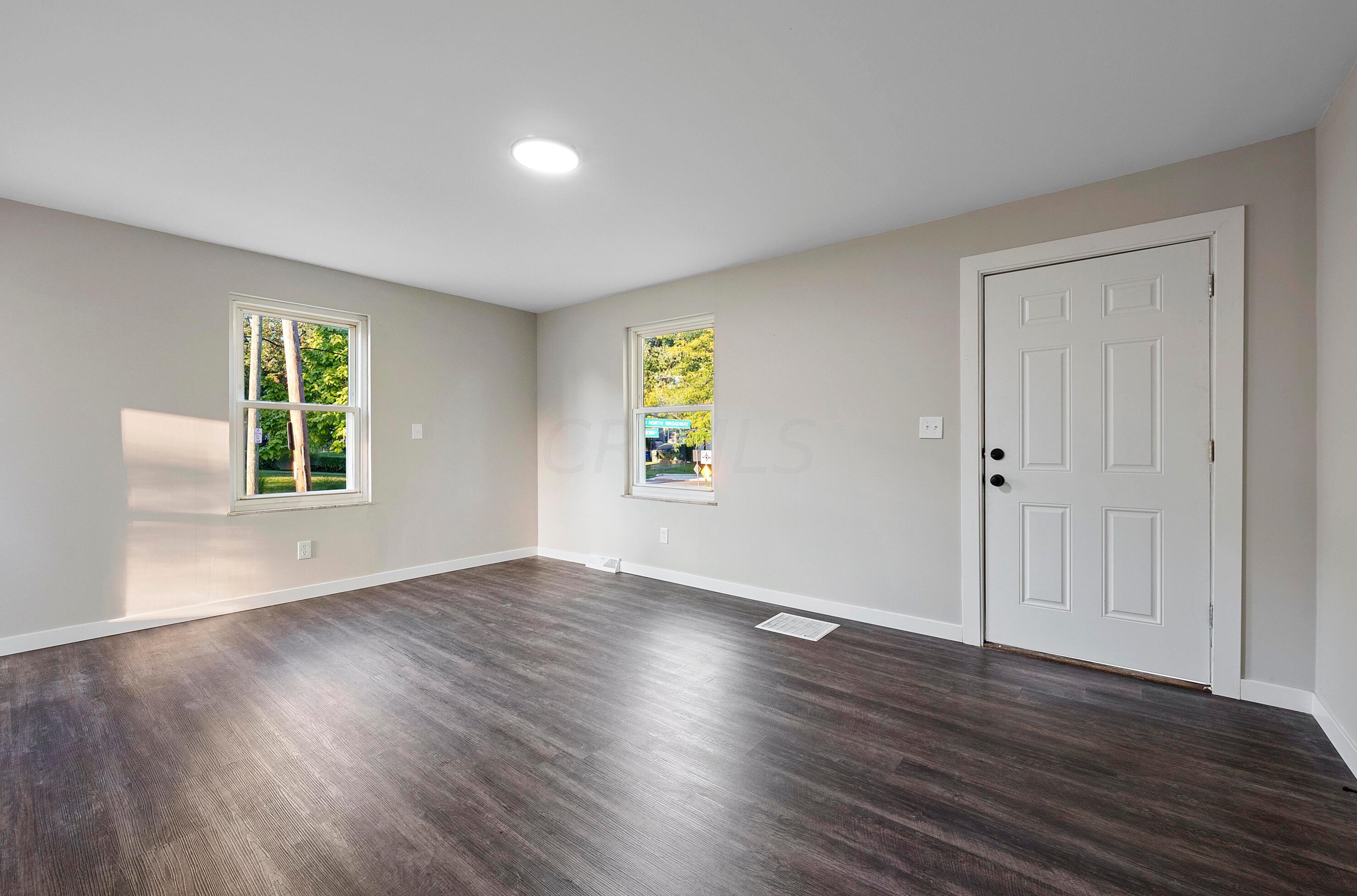 3077 Dresden St, Columbus OH  43224-4266 exterior