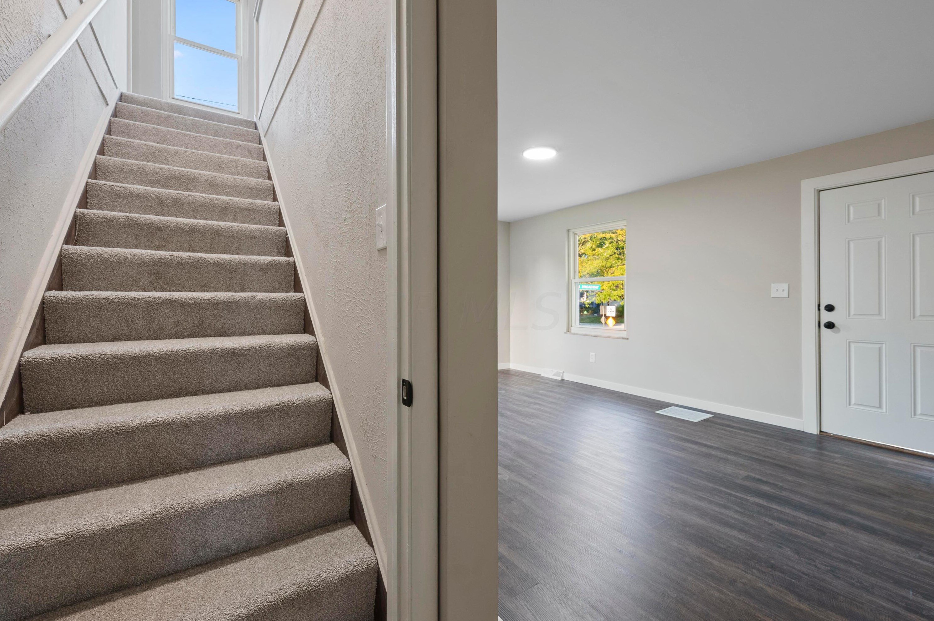 3077 Dresden St, Columbus OH  43224-4266 exterior