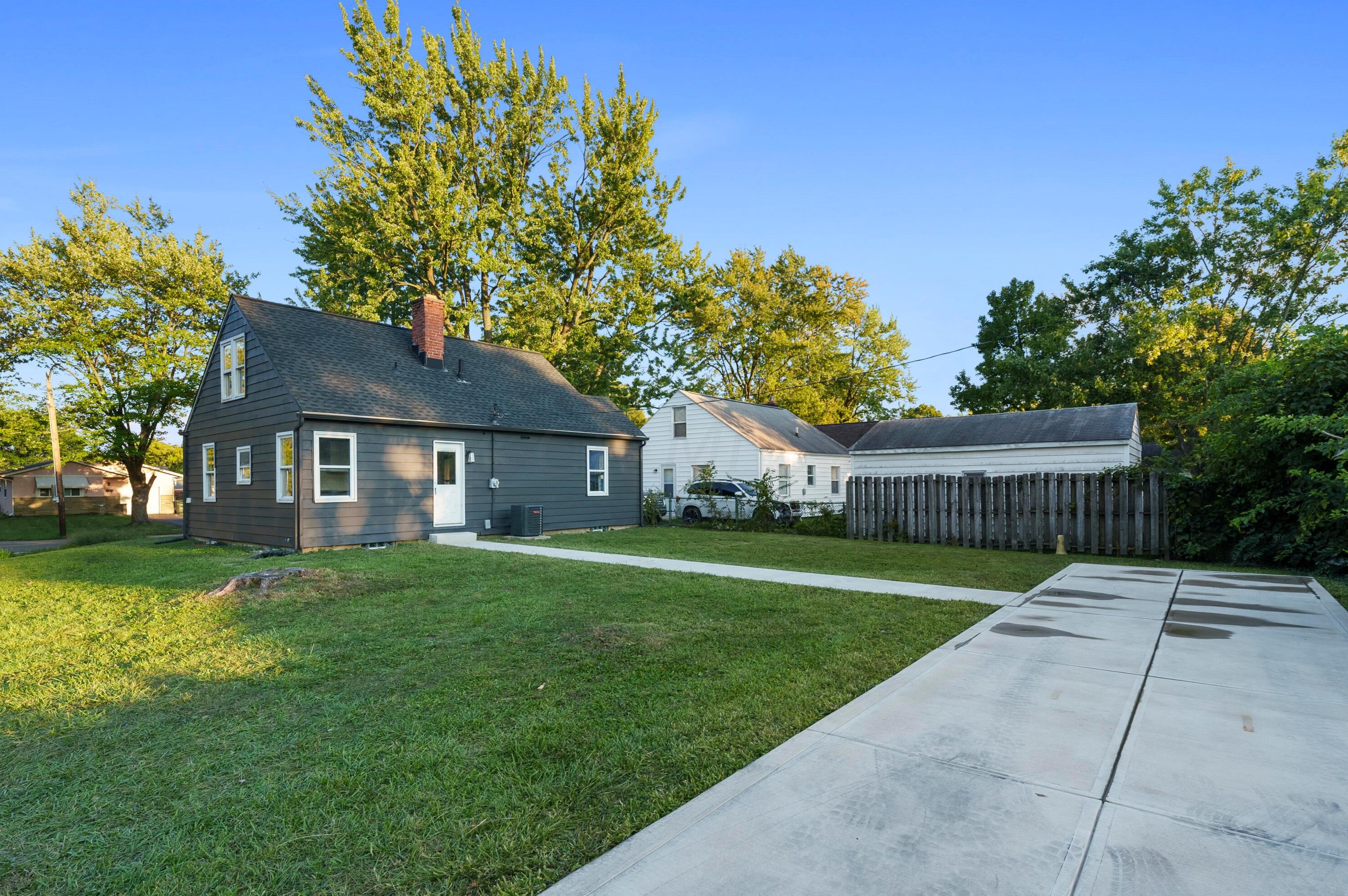 3077 Dresden St, Columbus OH  43224-4266 exterior