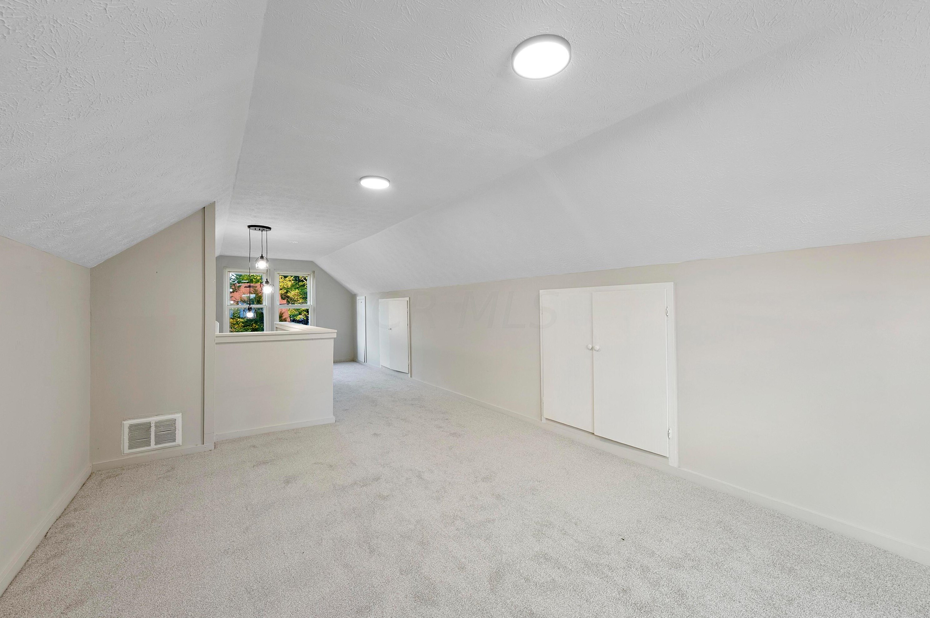 3077 Dresden St, Columbus OH  43224-4266 exterior