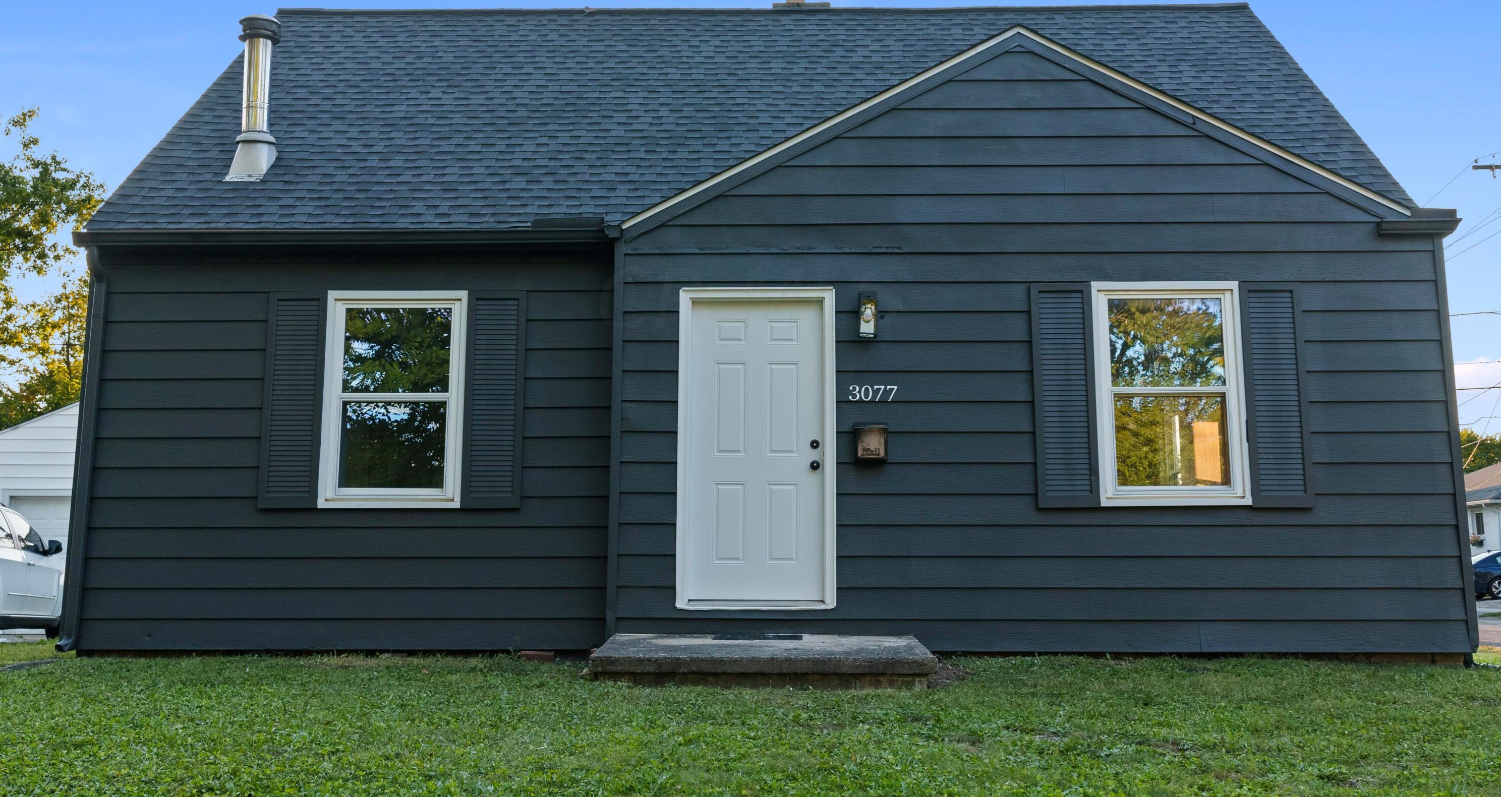 3077 Dresden St, Columbus OH  43224-4266 exterior