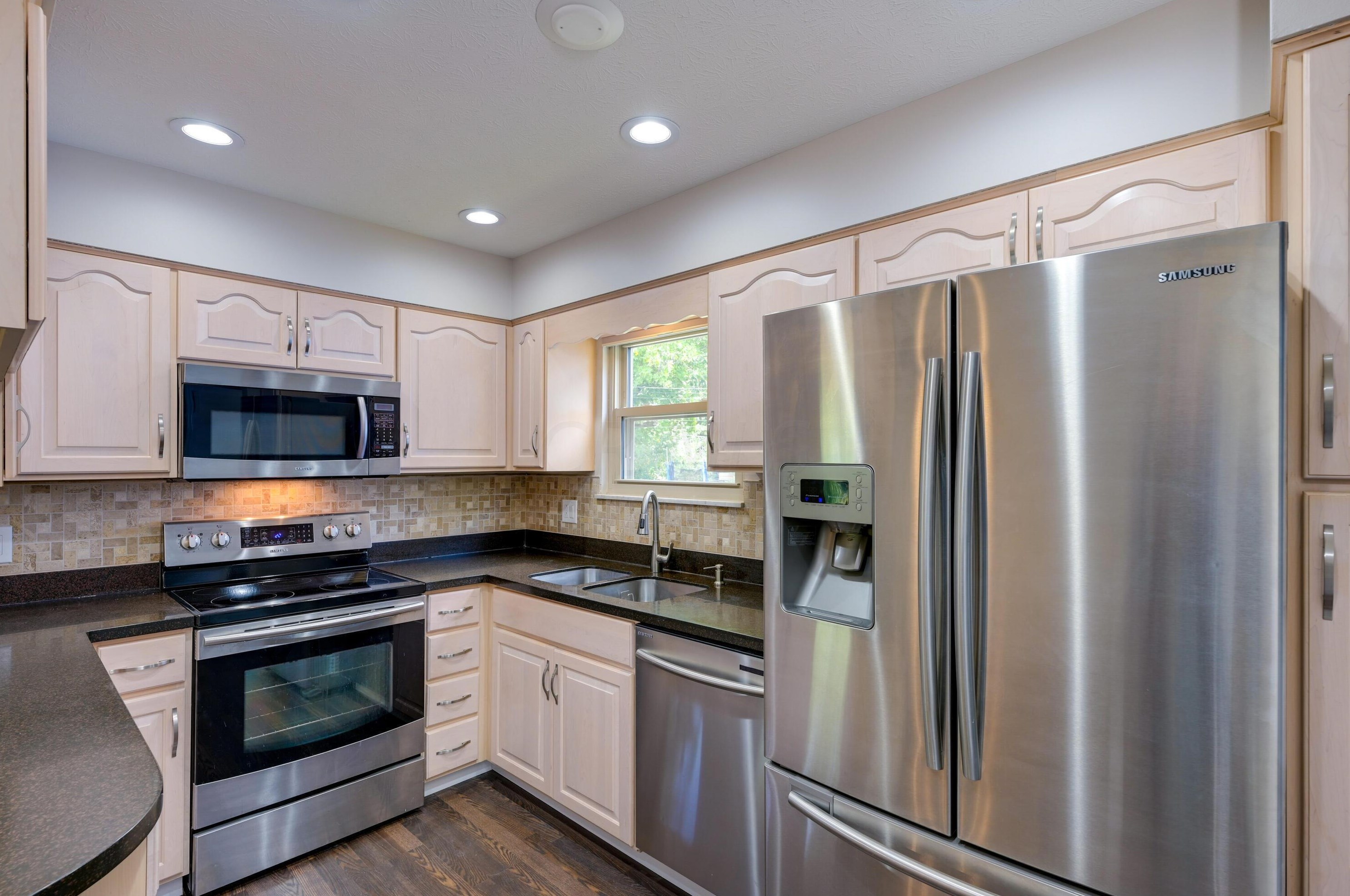 1710 Sandalwood Pl, Columbus OH 43229-3600 exterior