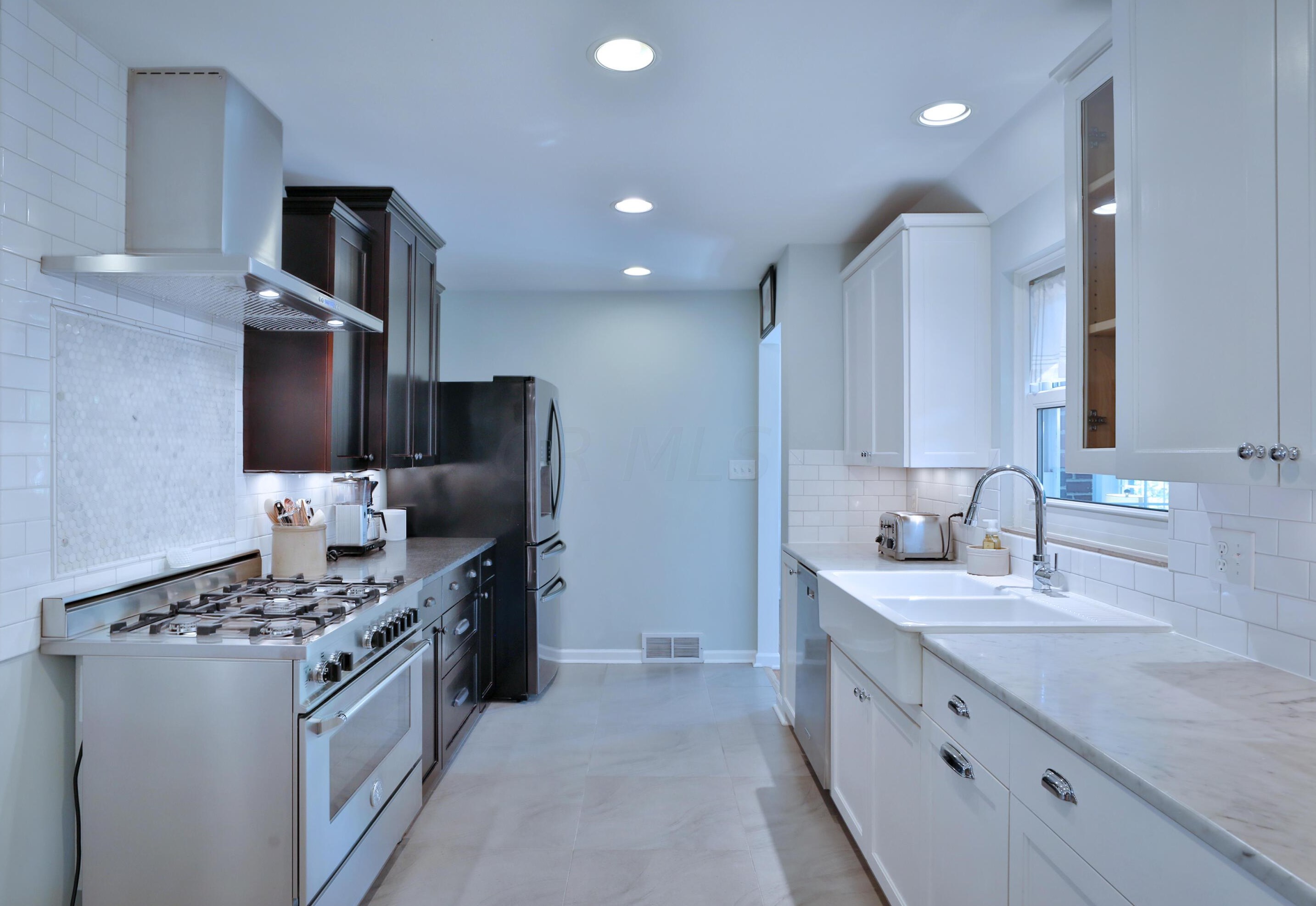 5713 Dover Ct, Columbus OH 43085-3808 exterior