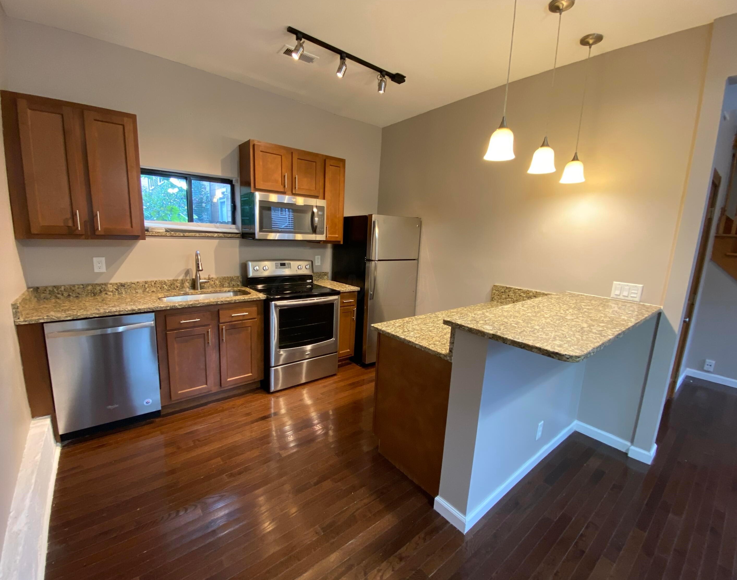 2263 Indianola Ave, Columbus OH 43202-3024 exterior