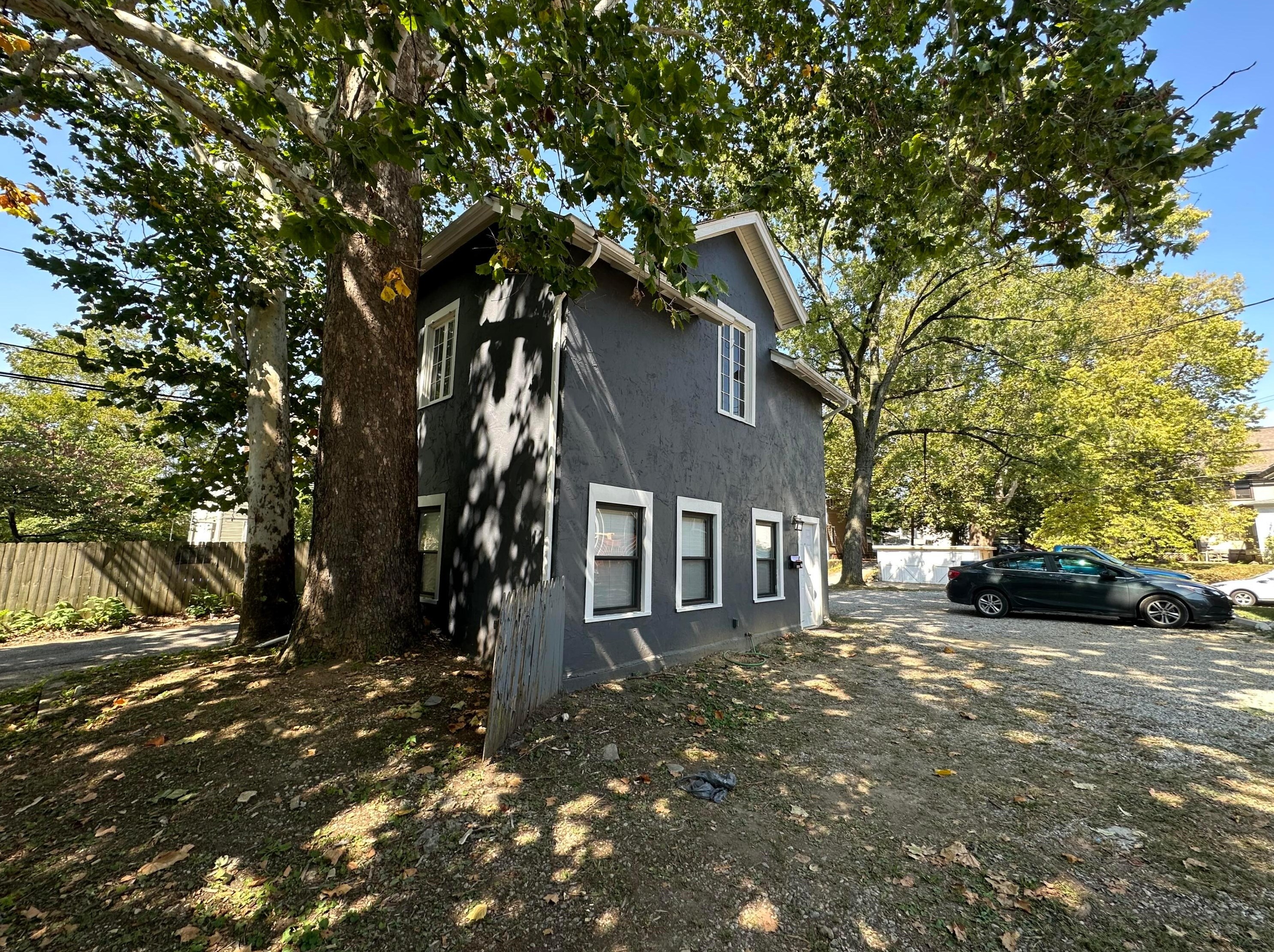 2263 Indianola Ave, Columbus, OH 43202-3023