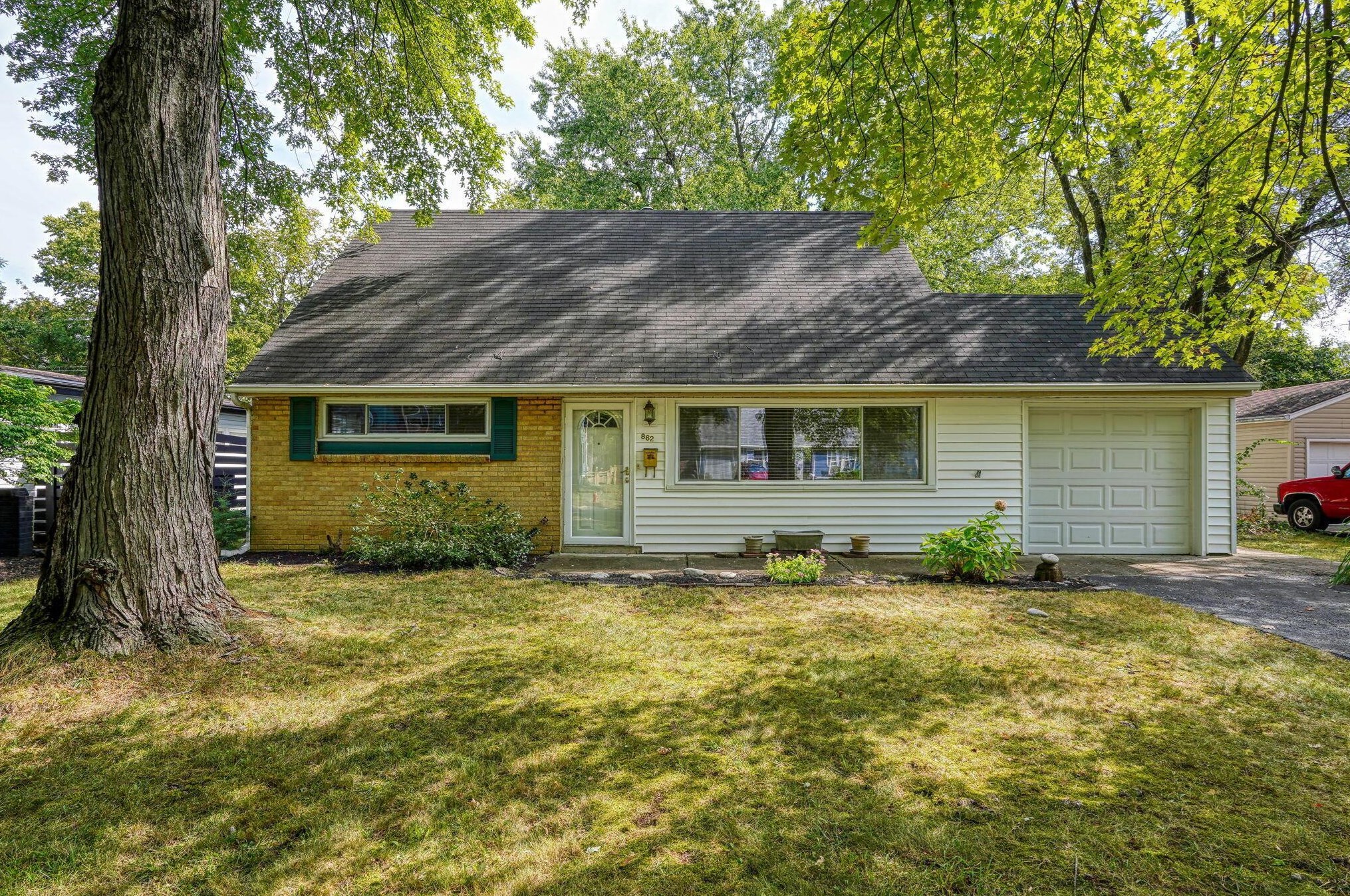 862 Afton Rd, Columbus OH 43221-1680 exterior