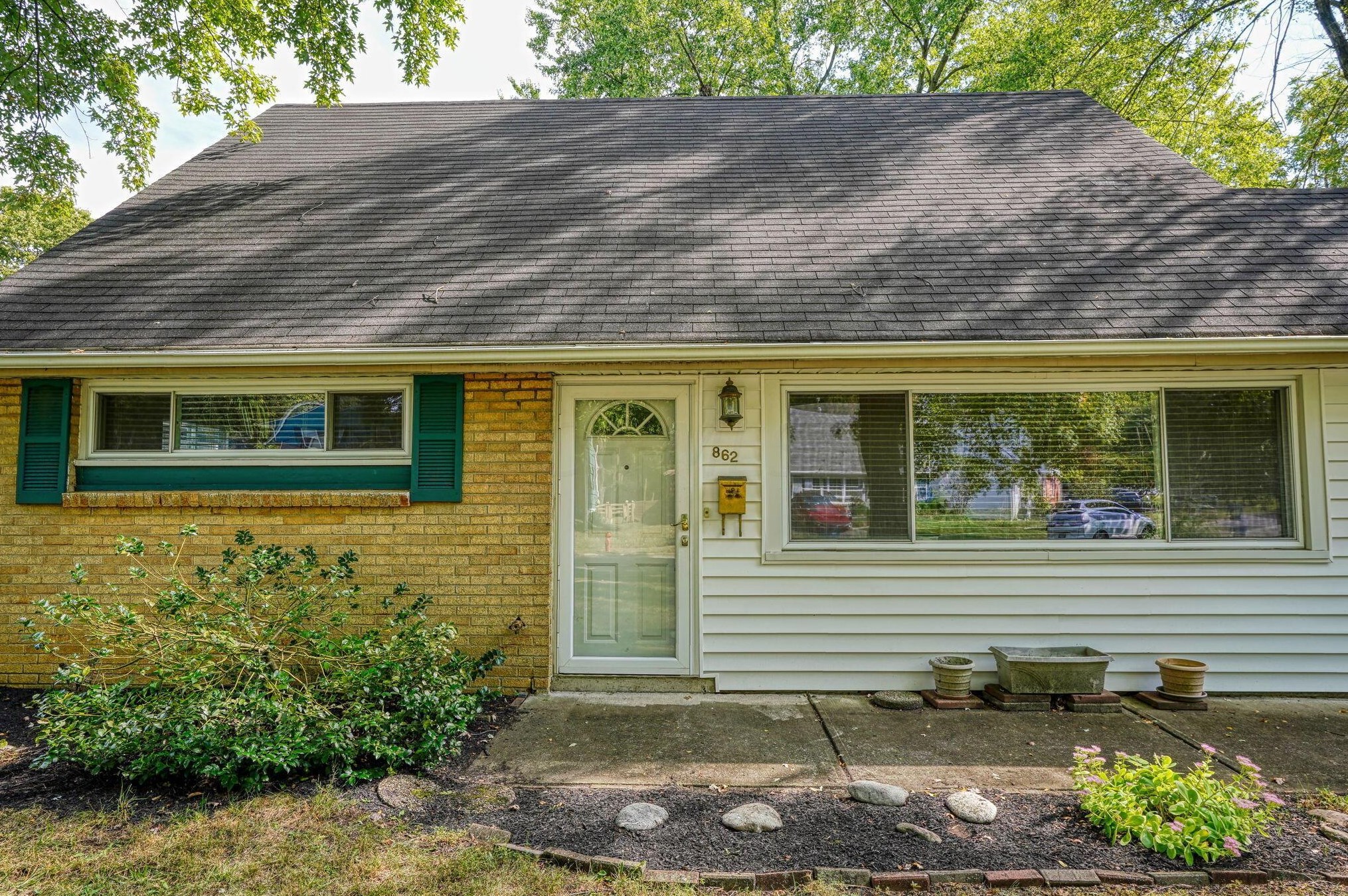 862 Afton Rd, Columbus, OH 43221-1602