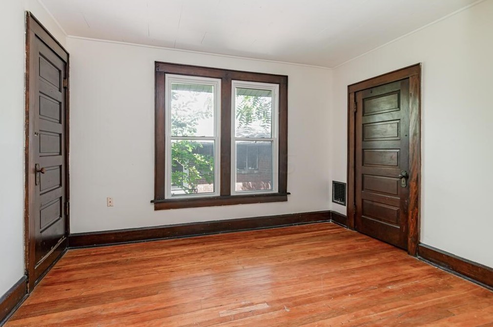 483 Hudson St, Columbus OH 43202-2704 exterior