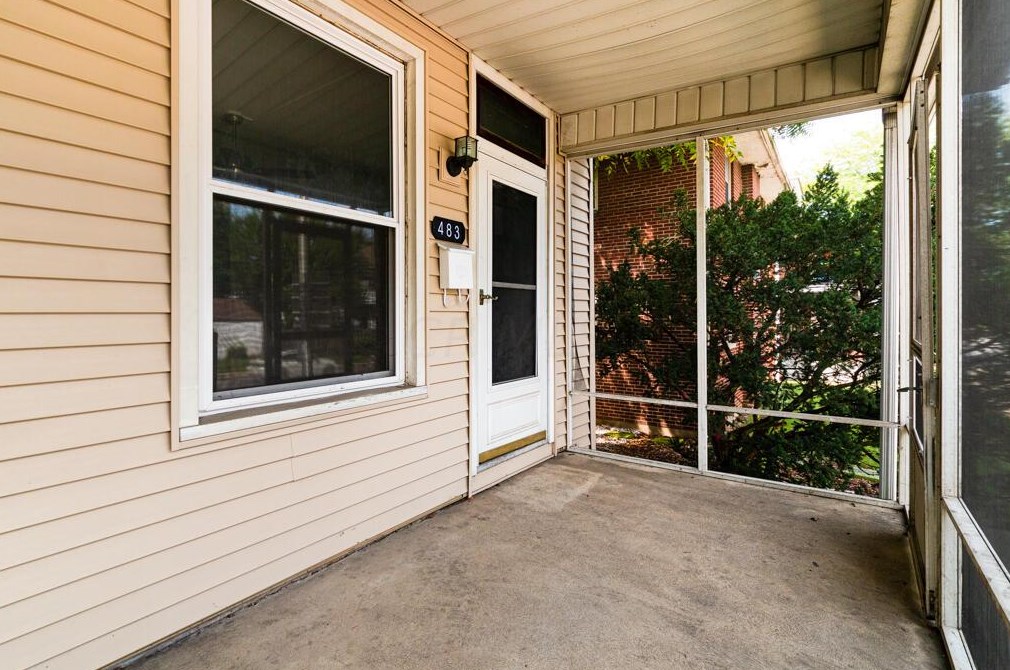 483 Hudson St, Columbus, OH 43202-2704