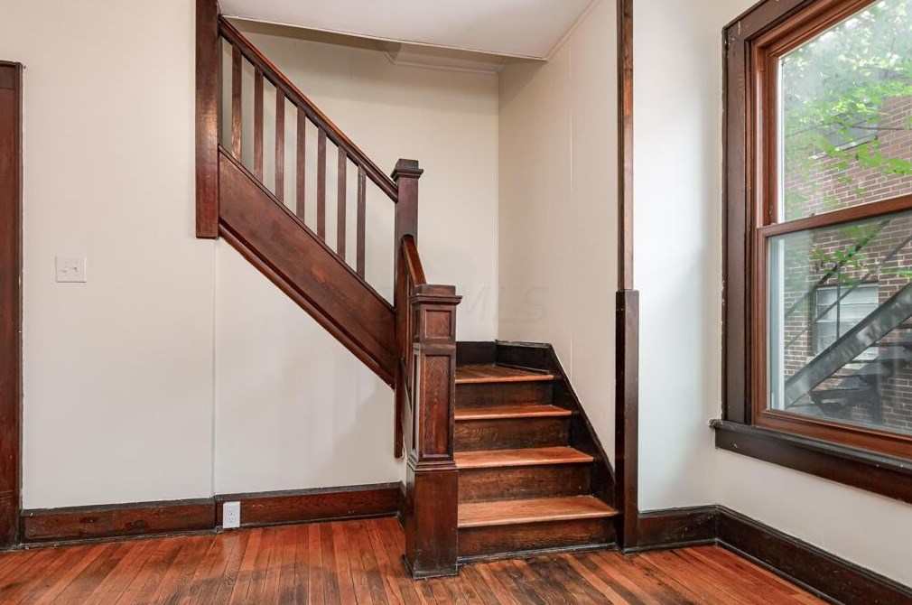 483 Hudson St, Columbus OH 43202-2704 exterior