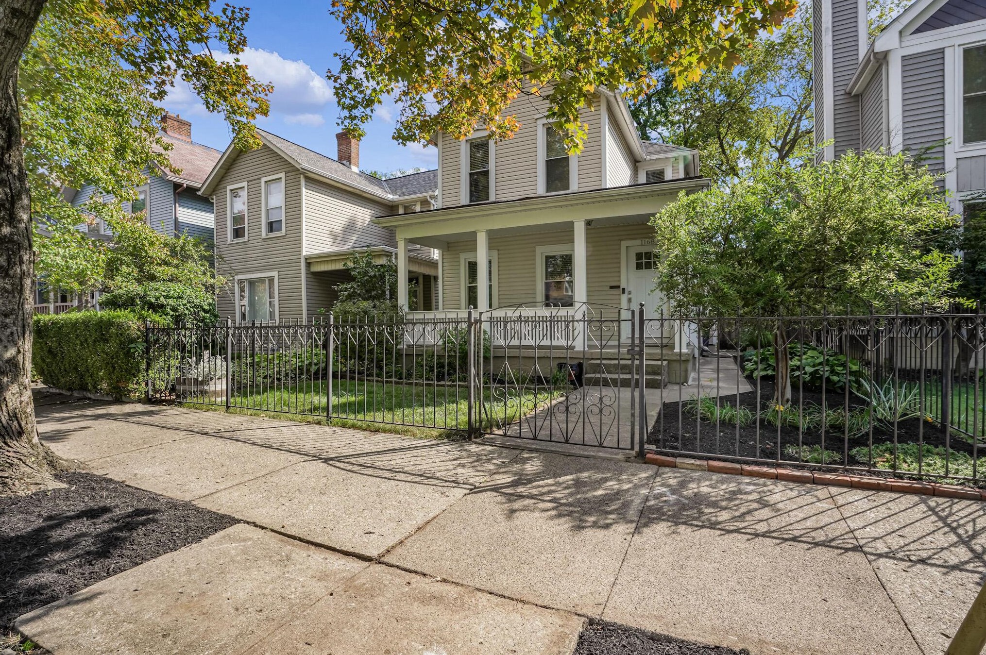 1168 Pennsylvania Ave, Columbus, OH 43201-3338
