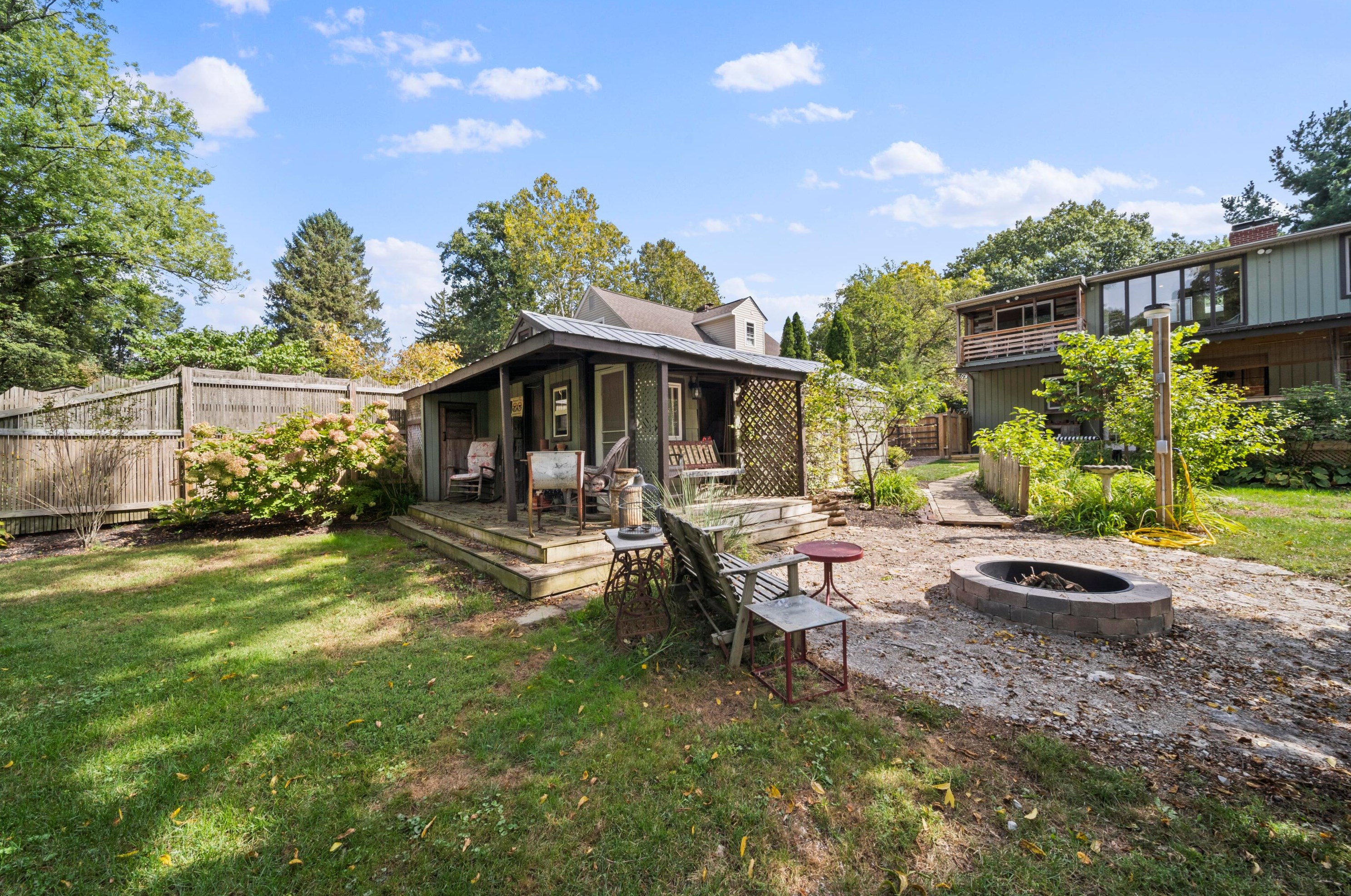 316 Cyn Dr, Columbus OH 43214-3110 exterior