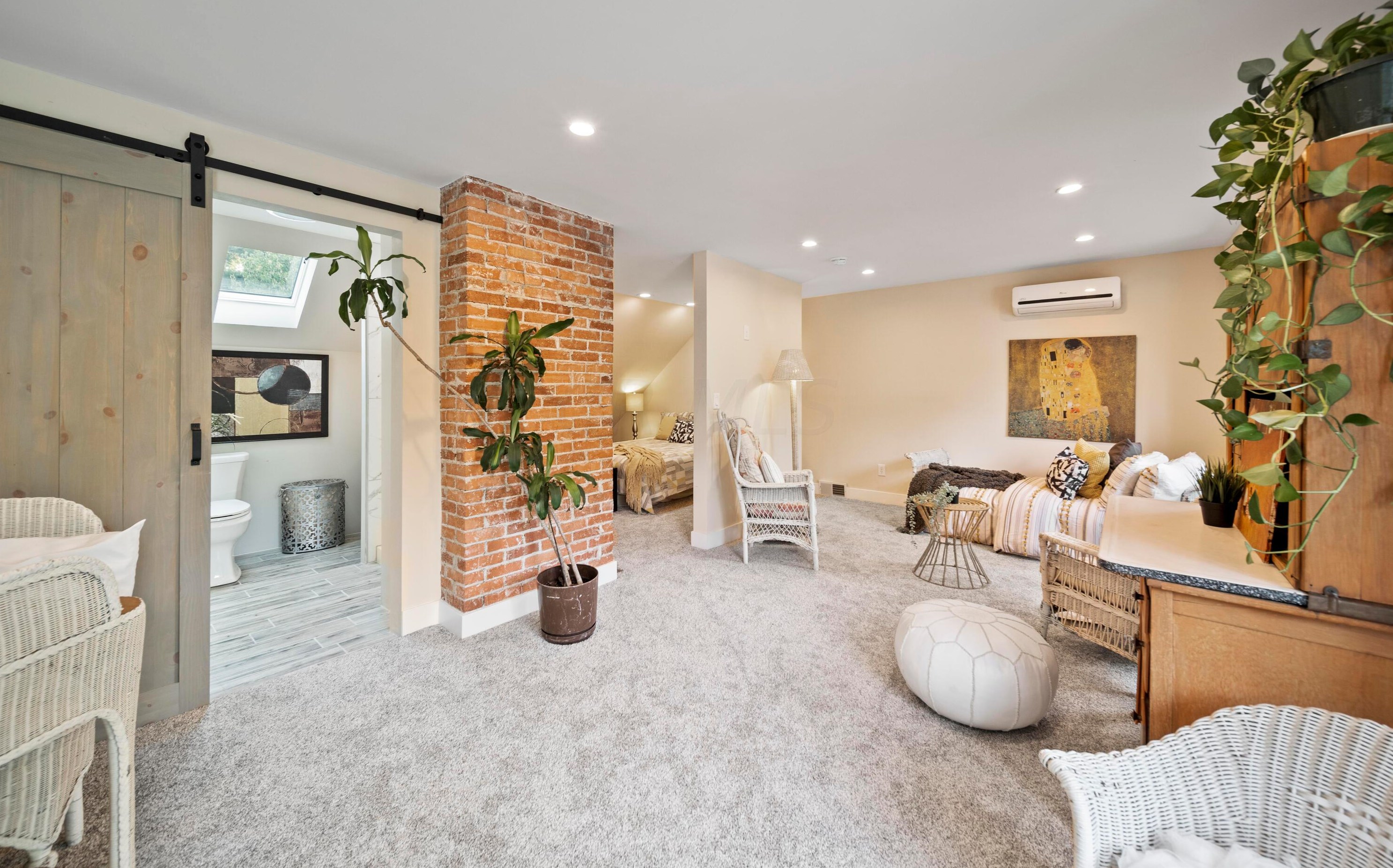 316 Cyn Dr, Columbus OH 43214-3110 exterior