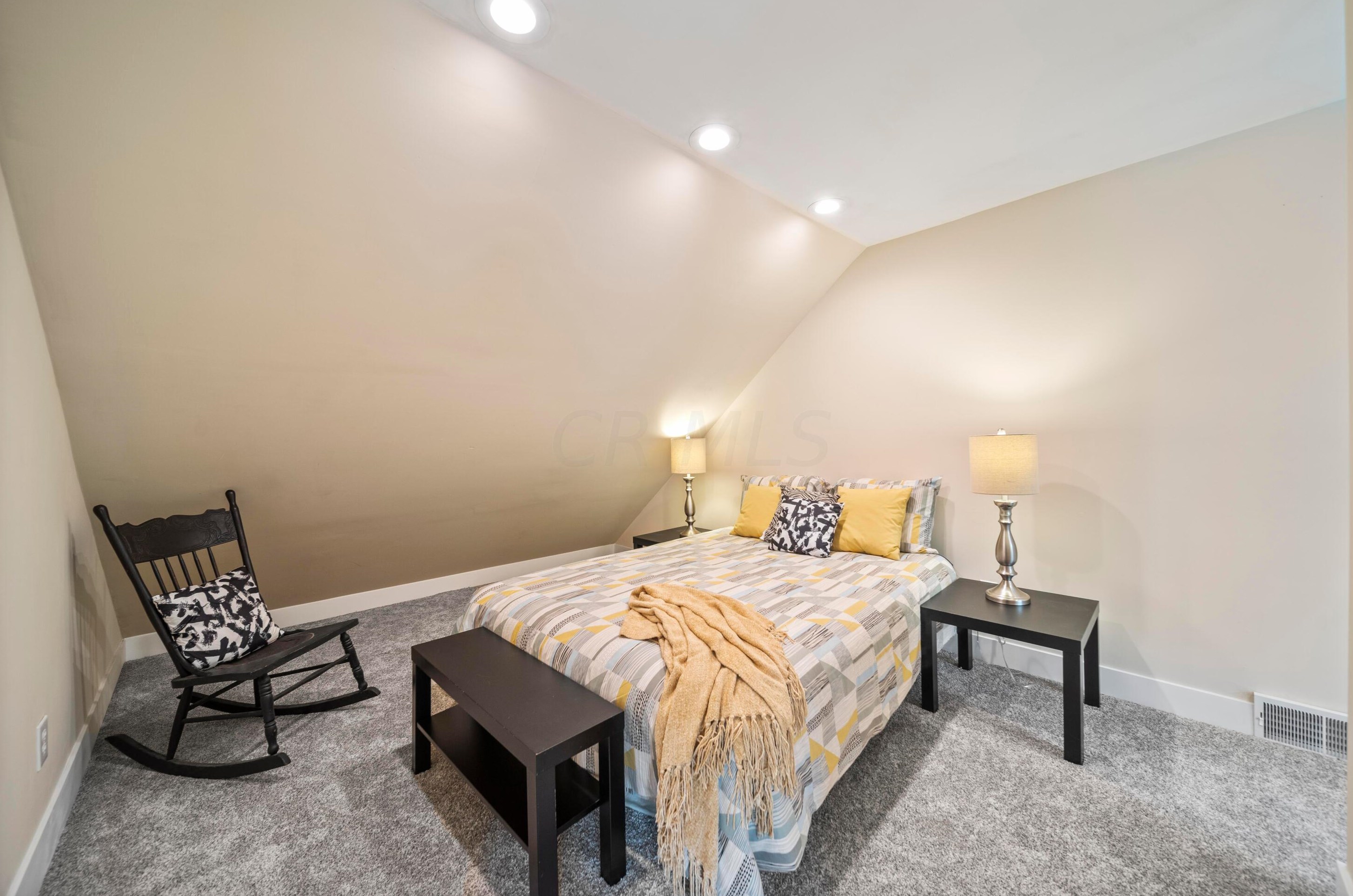 316 Cyn Dr, Columbus OH 43214-3110 exterior