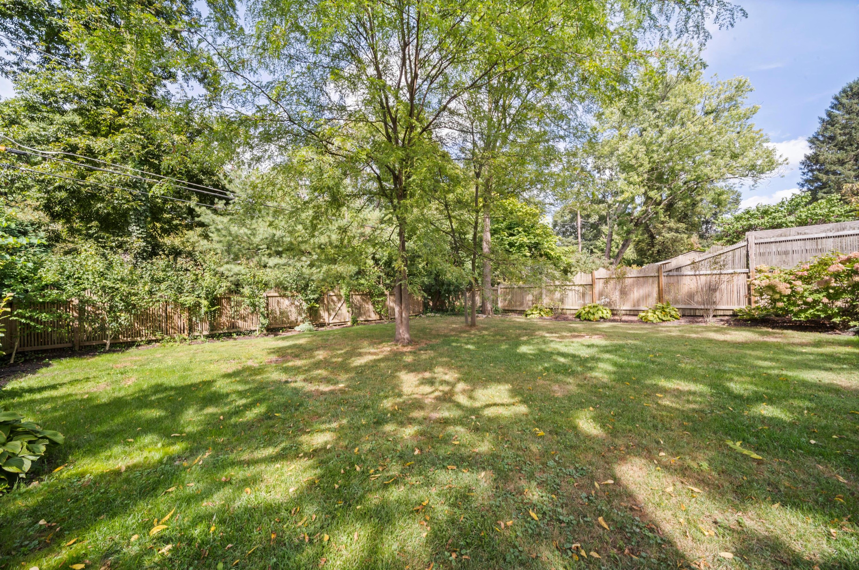 316 Cyn Dr, Columbus OH 43214-3110 exterior