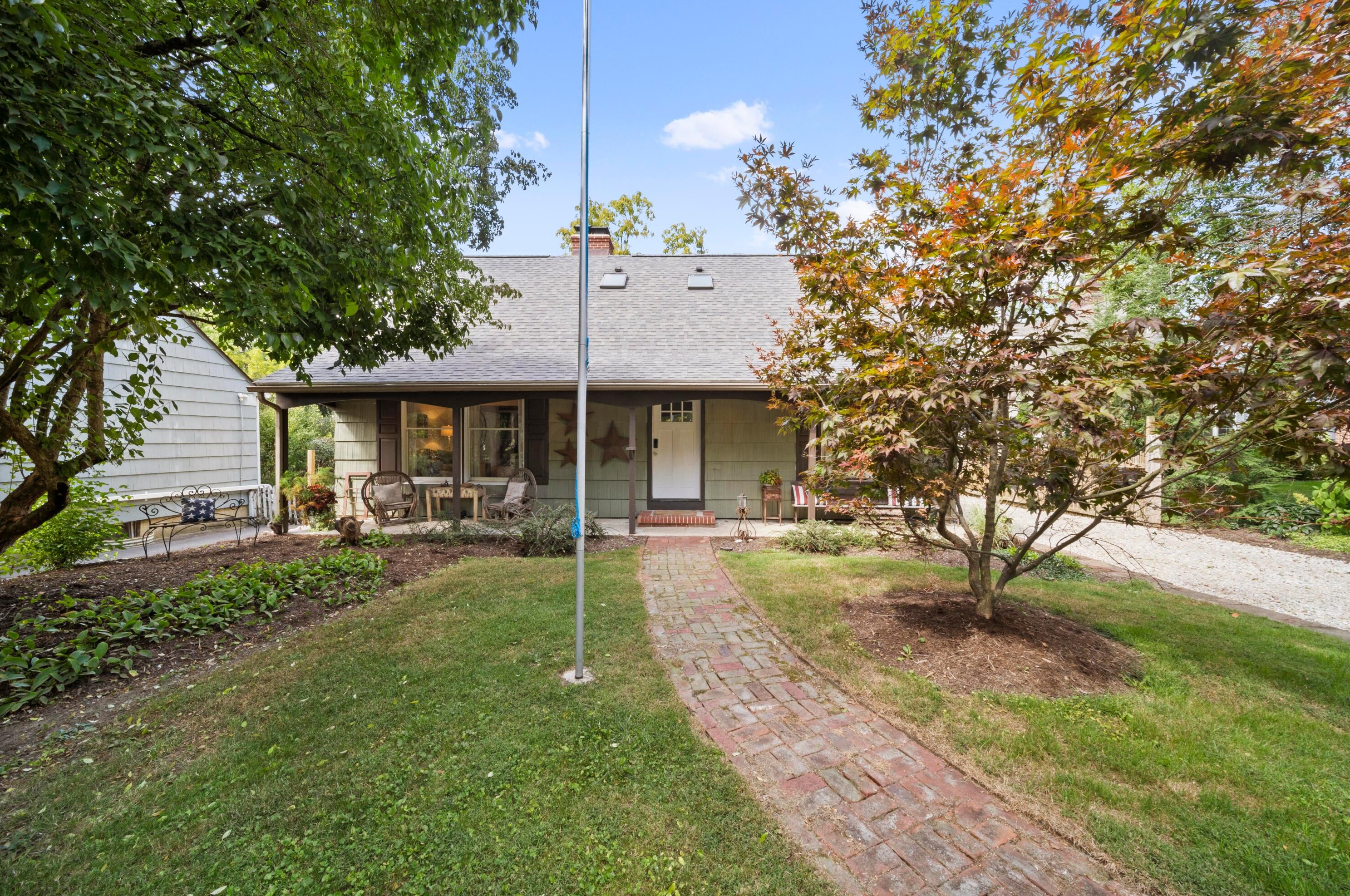 316 Cyn Dr, Columbus OH 43214-3110 exterior