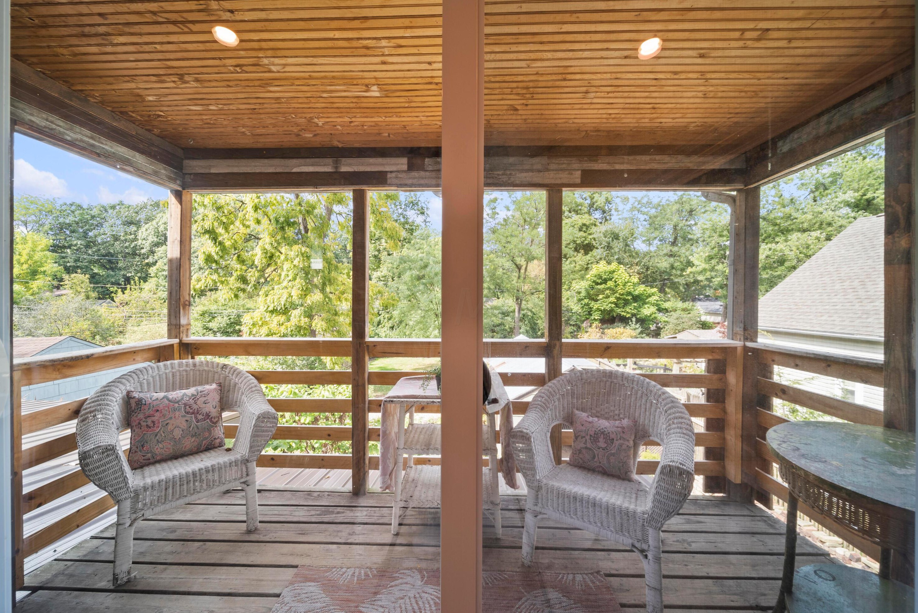 316 Cyn Dr, Columbus OH 43214-3110 exterior