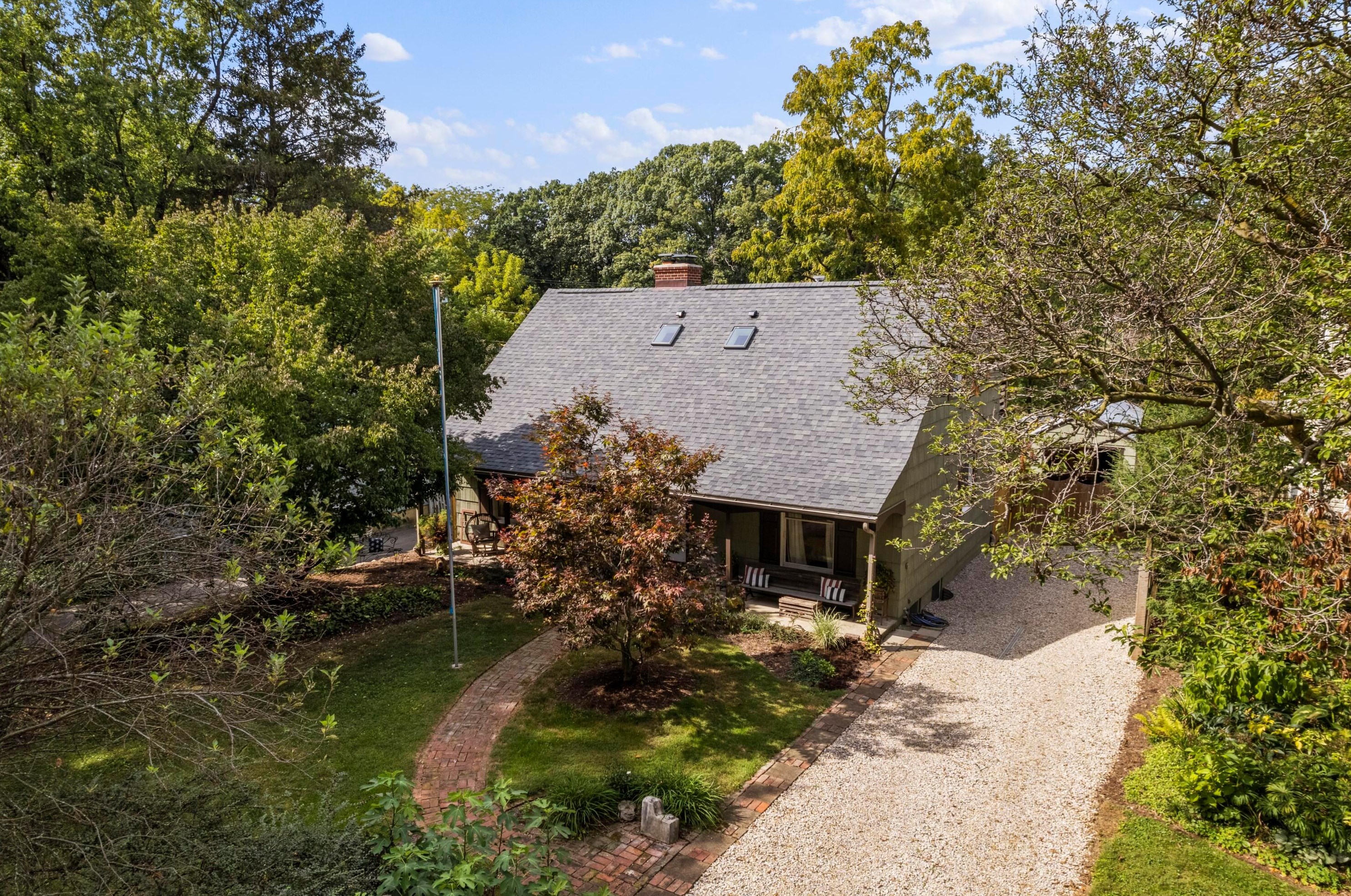 316 Cyn Dr, Columbus OH 43214-3110 exterior