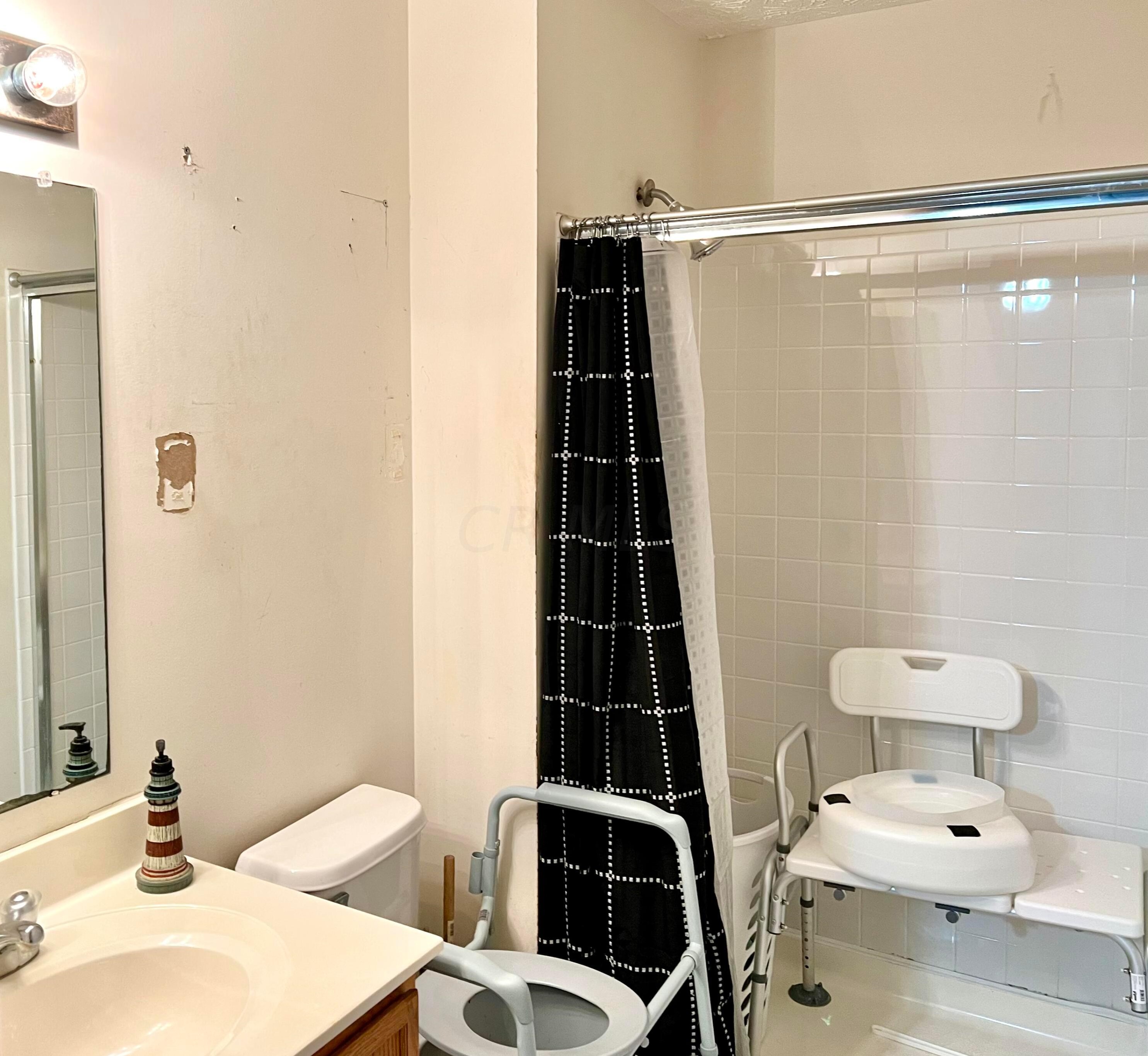 2899 Legionary St, Columbus OH 43207-6547 exterior