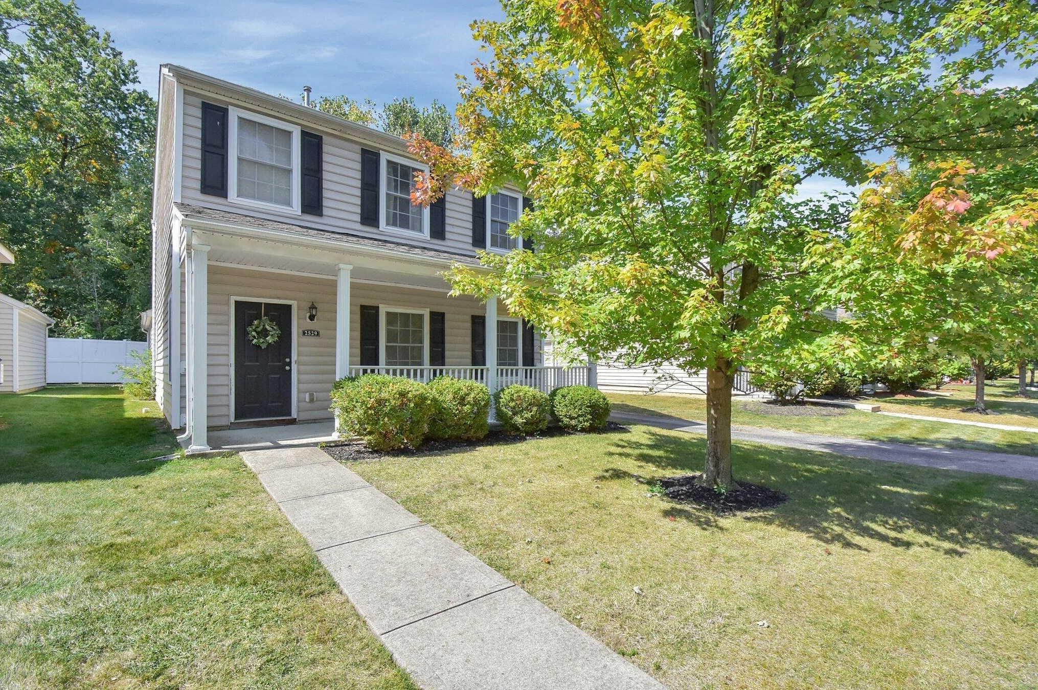 2529 Ashley Meadow Dr, Columbus, OH 43219-6218