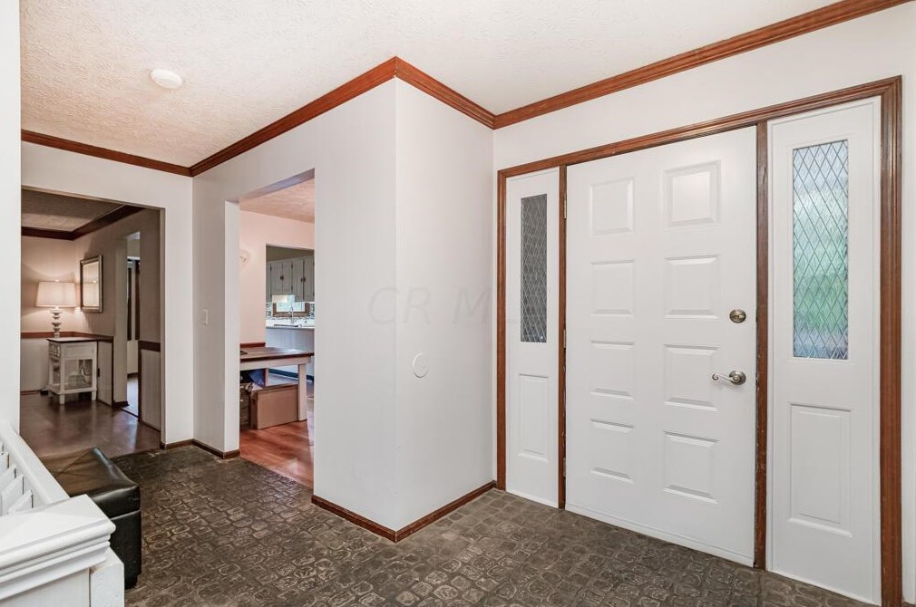 6887 Glade St, Columbus, OH 43085-2917