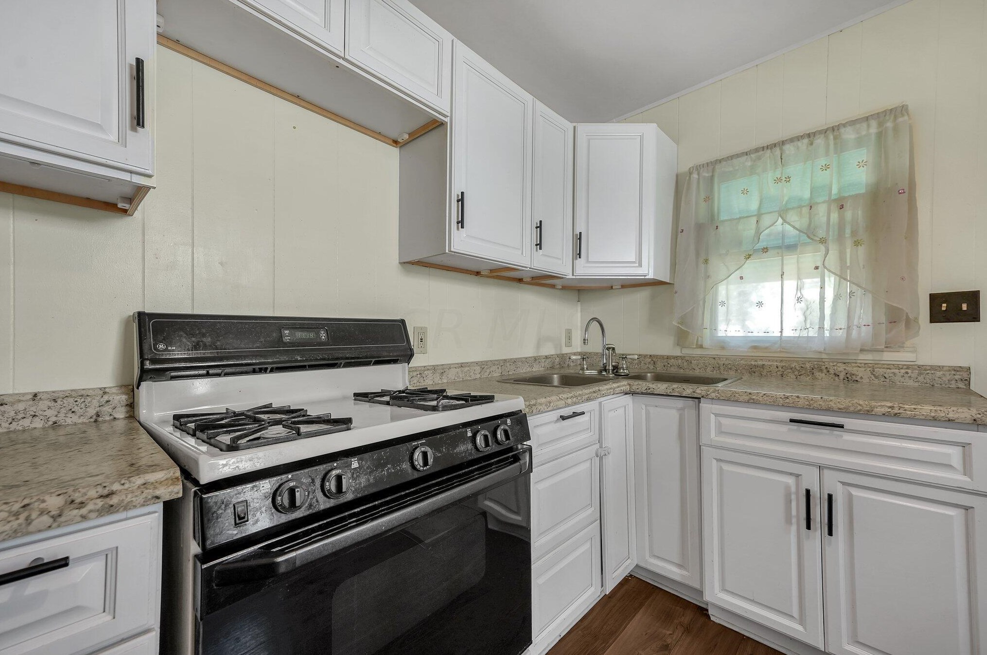 1879 Jermain Dr, Columbus OH  43219-1225 exterior